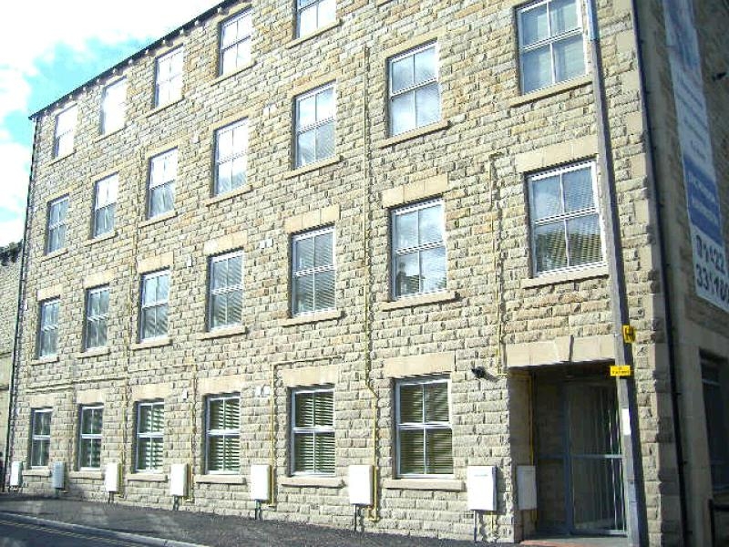 2 bedroom Let in Sowerby Bridge - 0.
