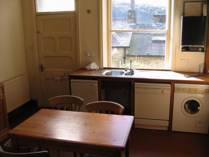 4 bedroom mid terraced house Let in Hebden Bridge - 7.