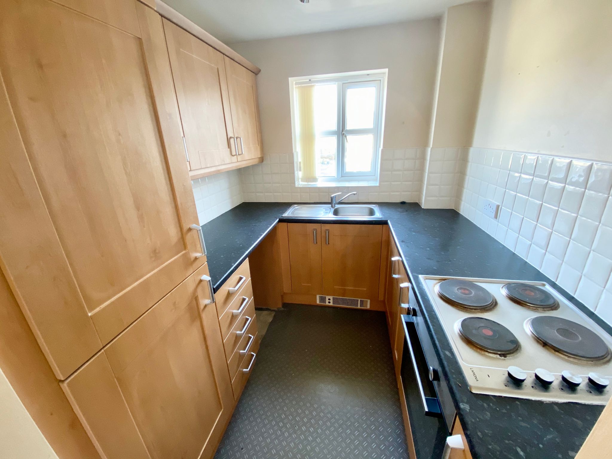 3 bedroom apartment flat/apartment To Let in Mytholmroyd - Photograph 4.