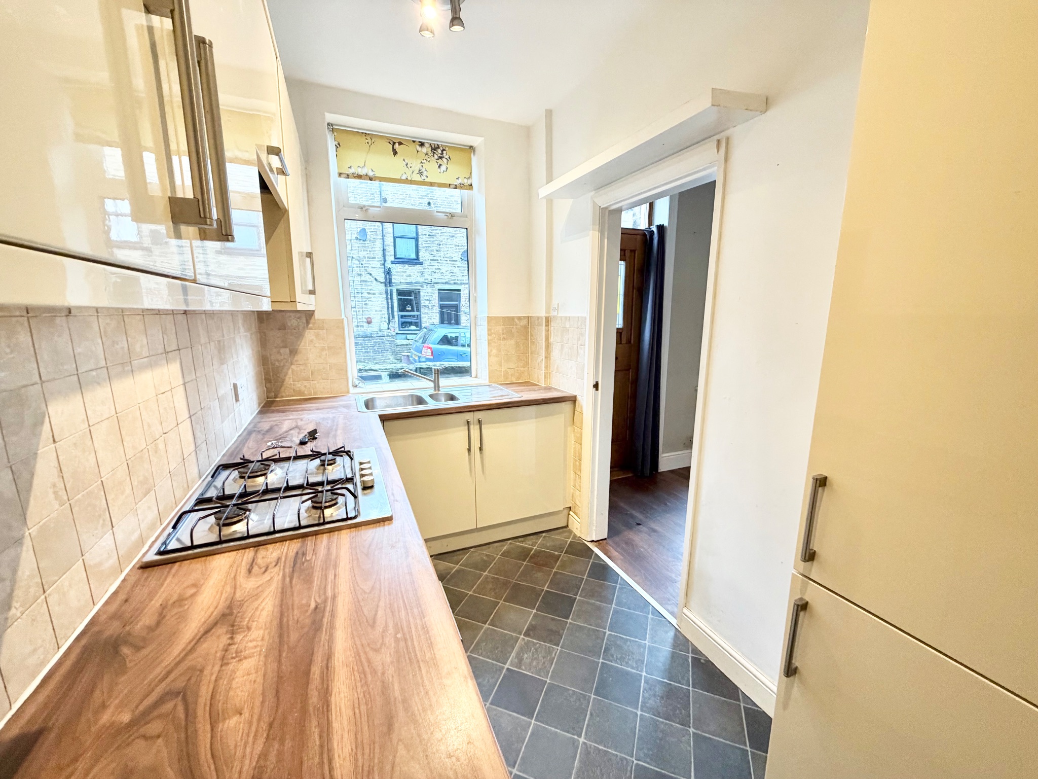 3 bedroom mid terraced house Let Agreed in Mytholmroyd - Photograph 7.