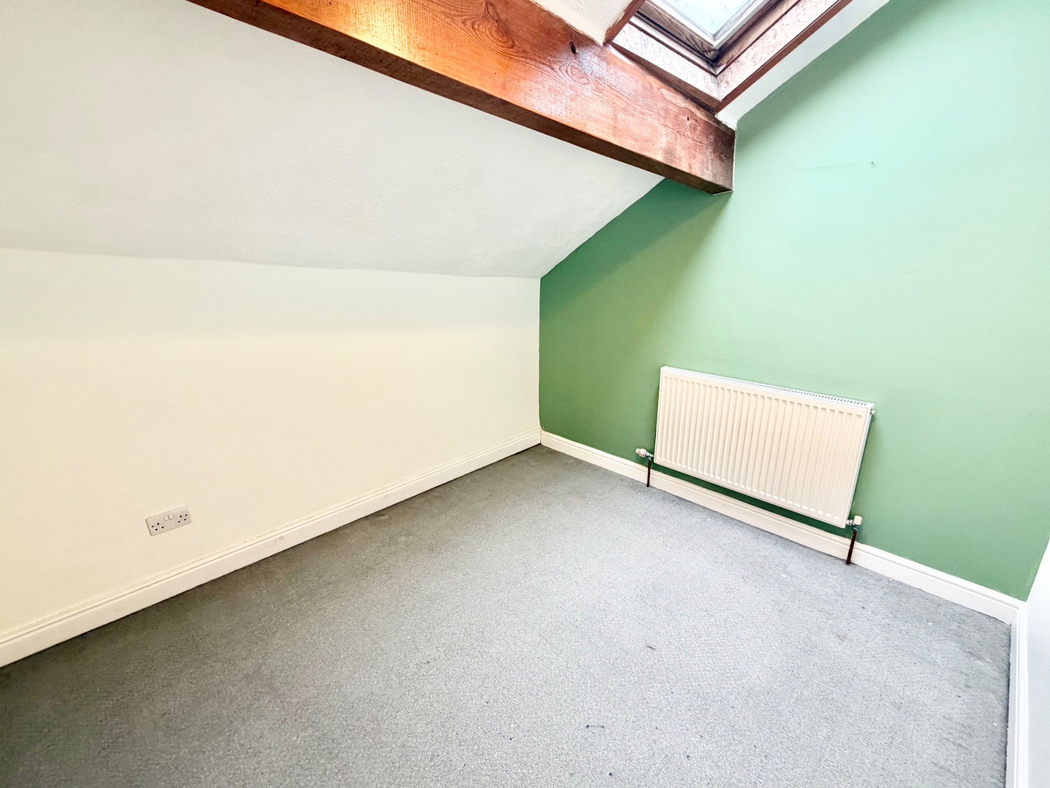 3 bedroom mid terraced house Let Agreed in Mytholmroyd - Photograph 10.