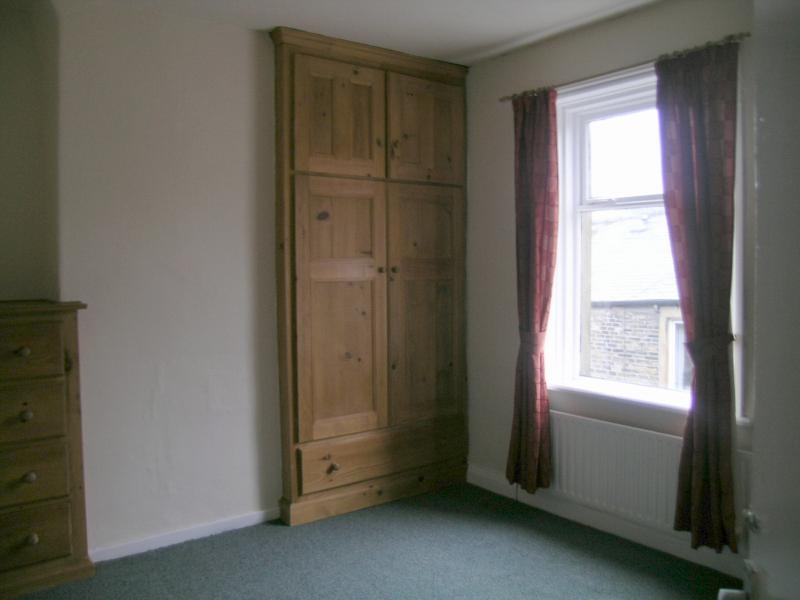3 bedroom Let in Todmorden - 6.