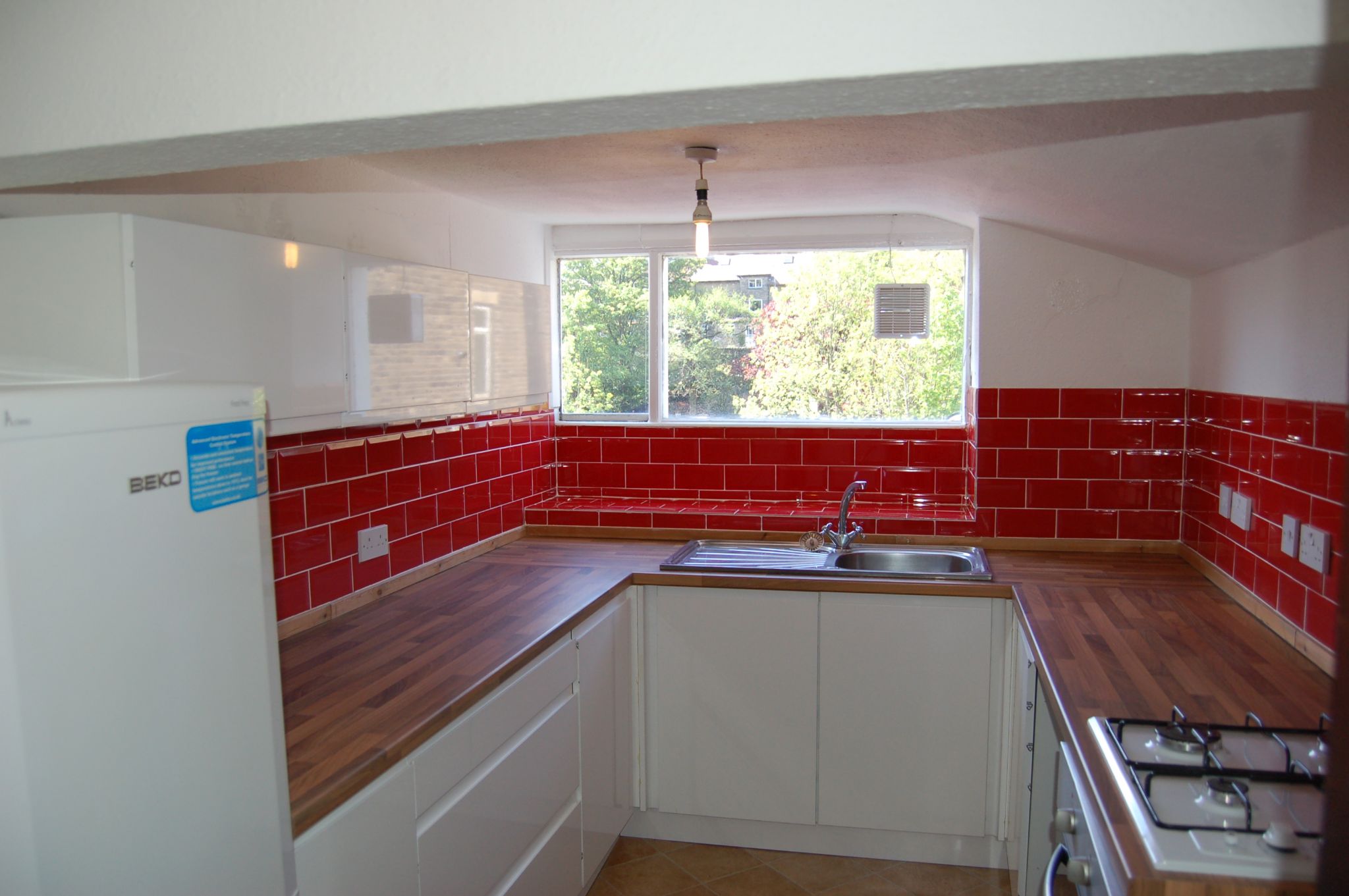 2 bedroom apartment flat/apartment Let in Calderdale - Photograph 2.