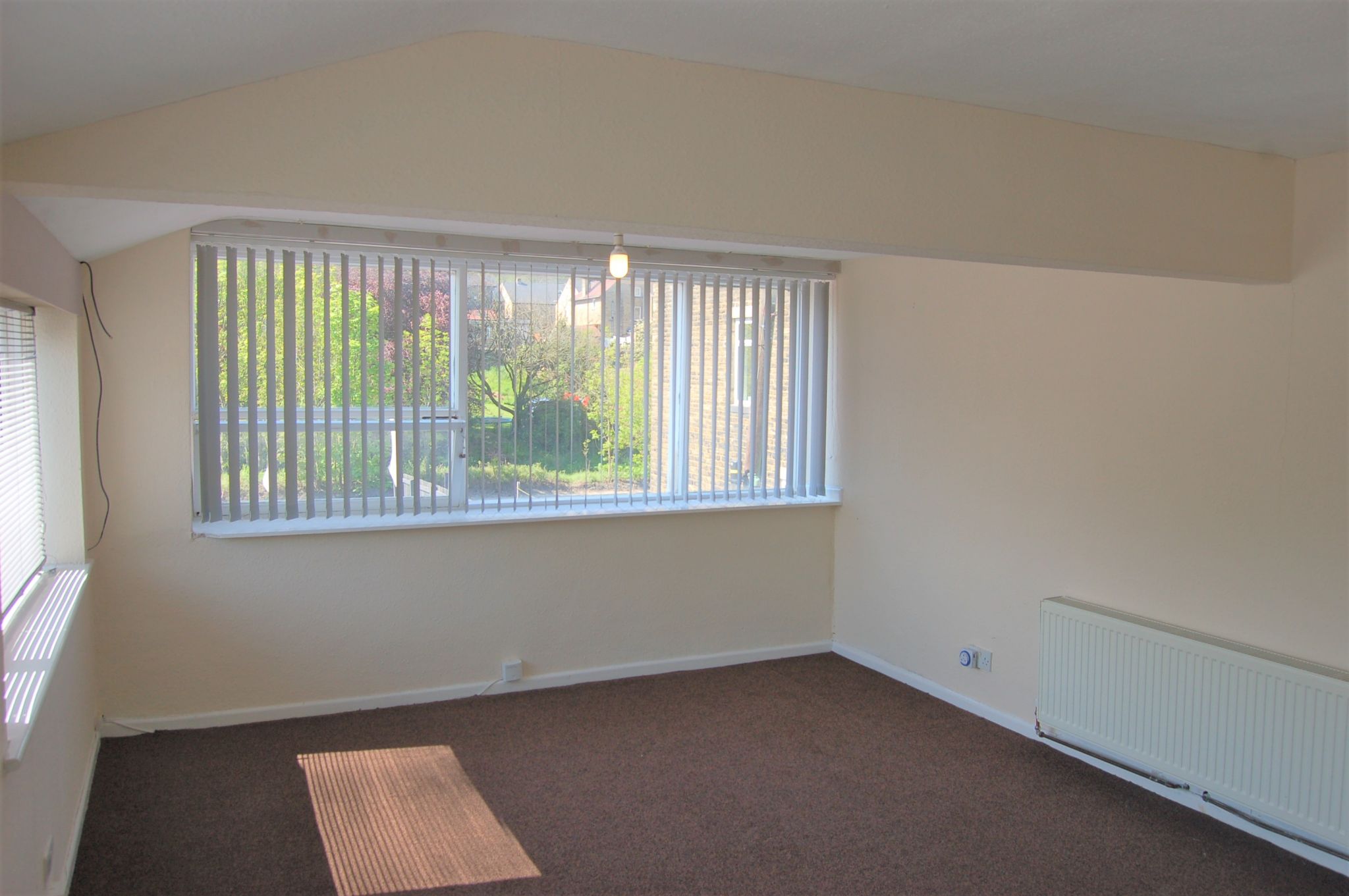 2 bedroom apartment flat/apartment Let in Calderdale - Photograph 4.