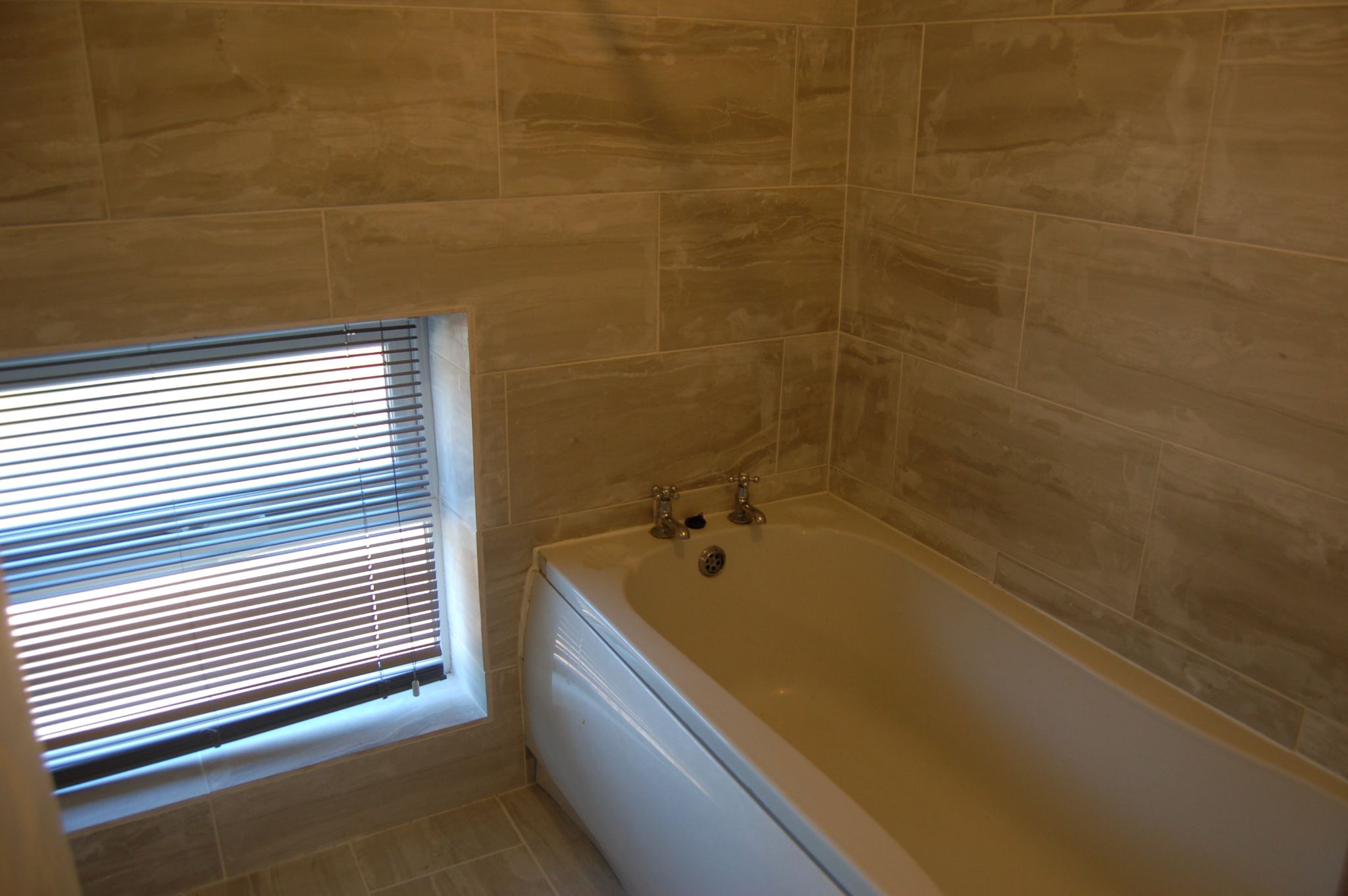 2 bedroom apartment flat/apartment Let in Calderdale - Photograph 7.