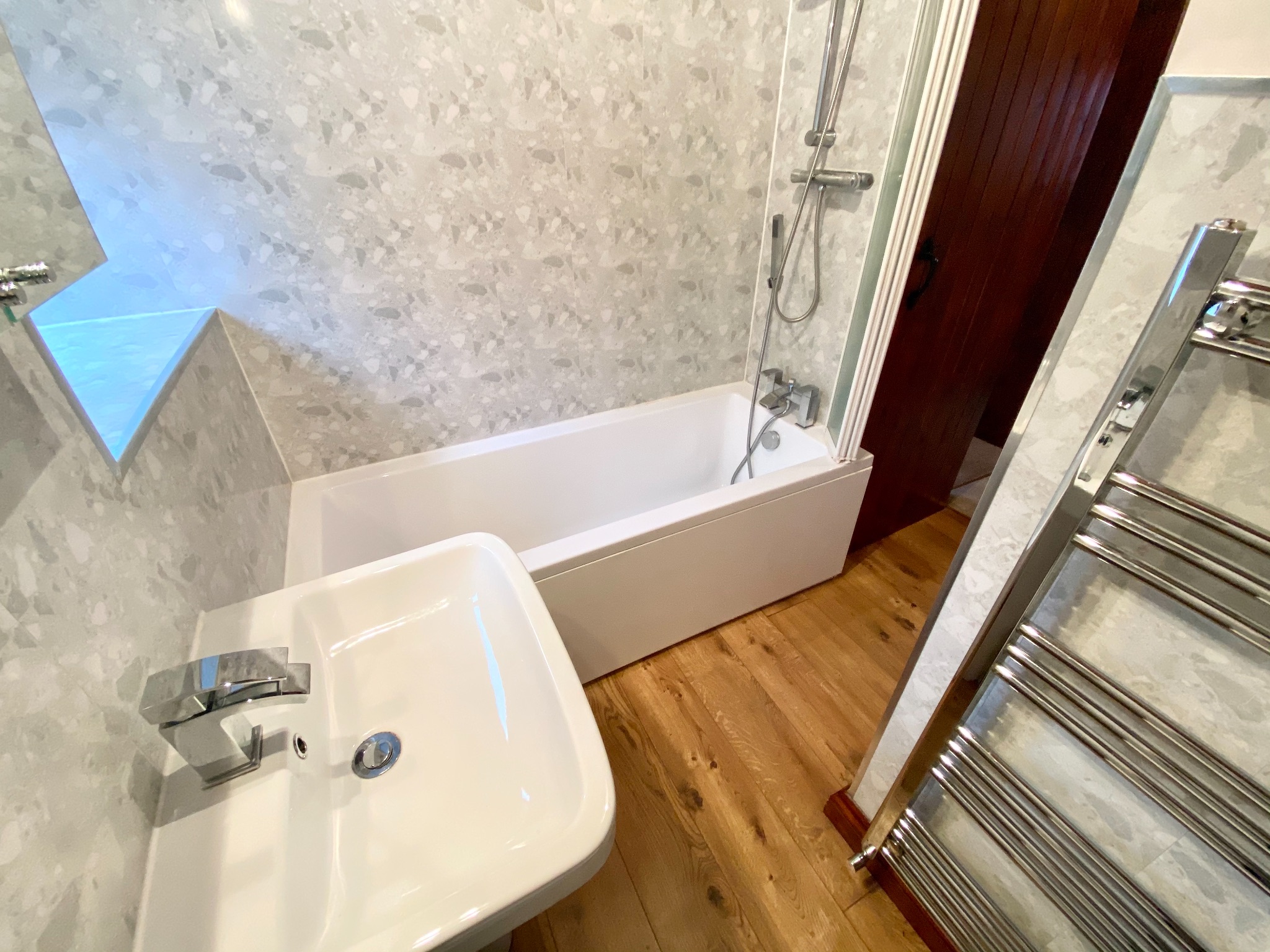 2 bedroom cottage house To Let in Todmorden - Photograph 22.