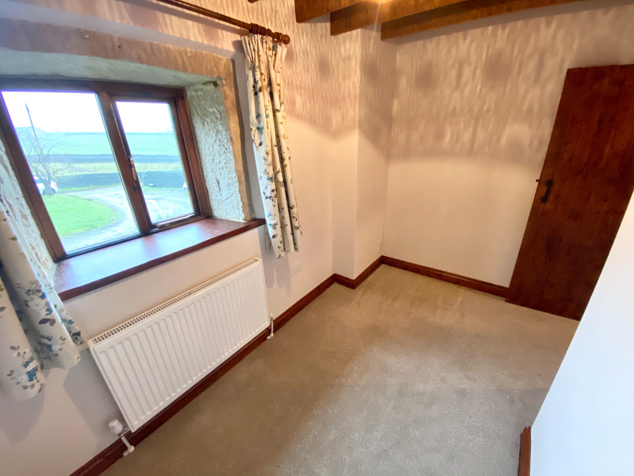 2 bedroom cottage house To Let in Todmorden - Photograph 25.