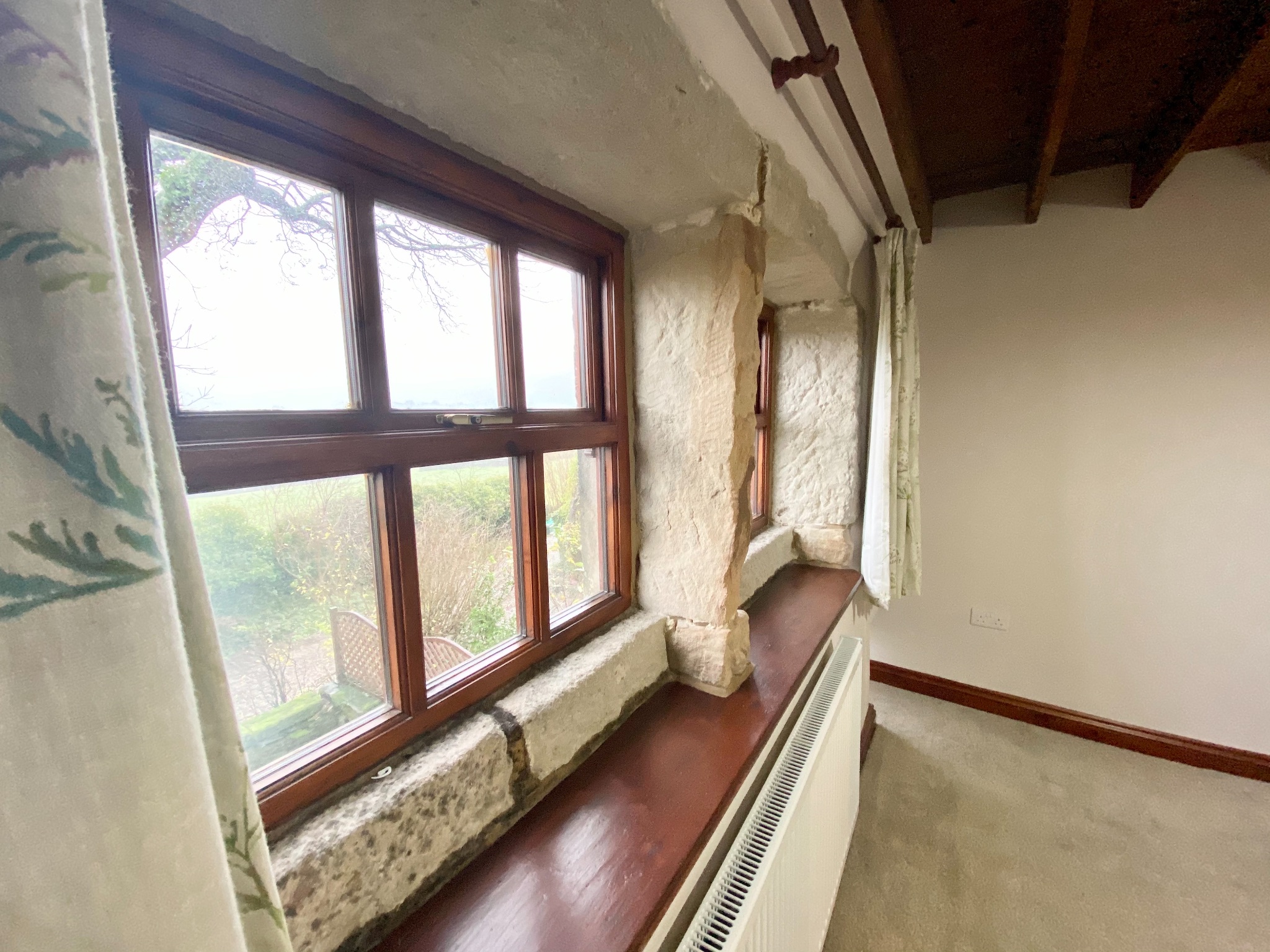 2 bedroom cottage house To Let in Todmorden - Photograph 21.
