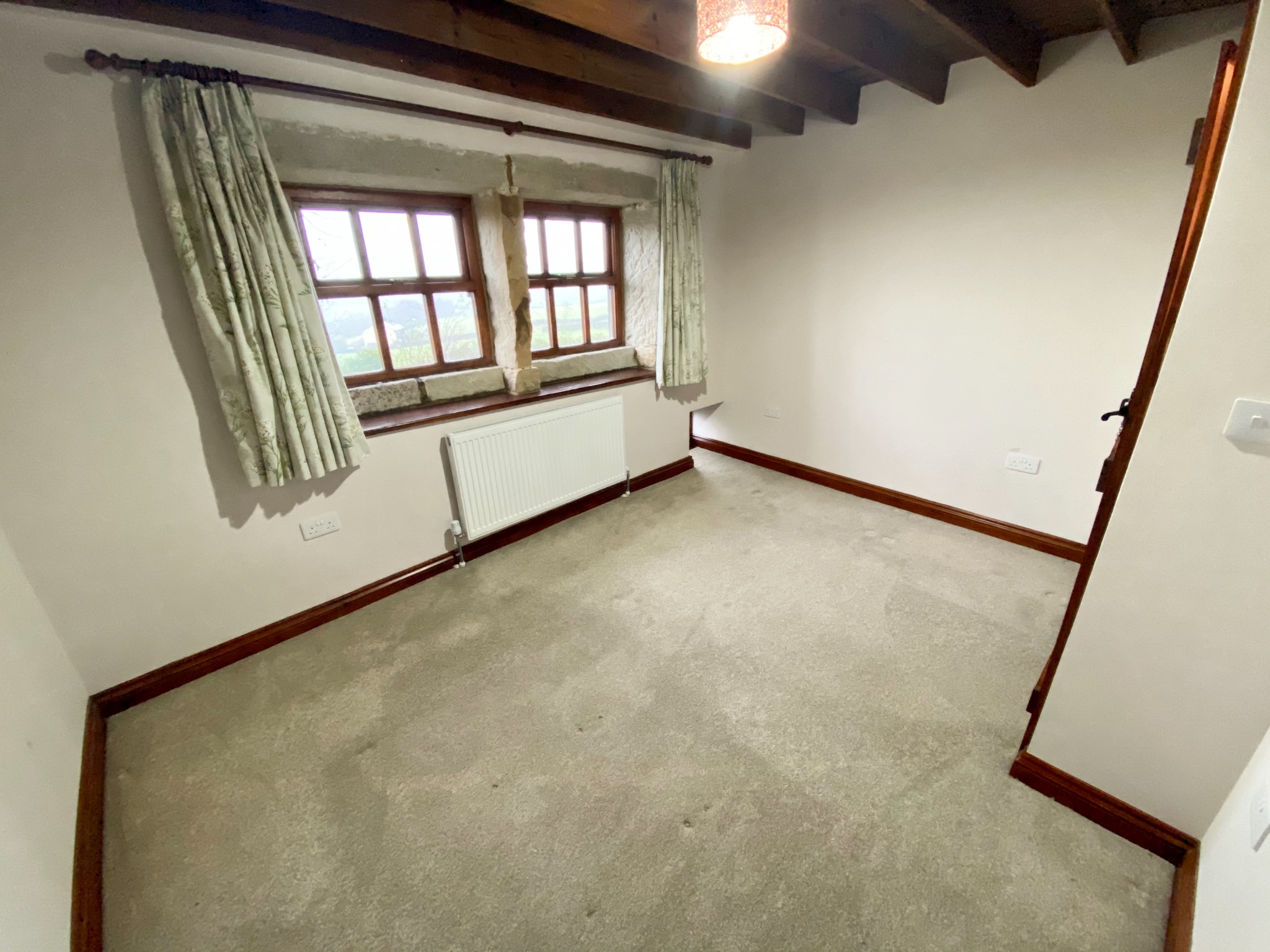 2 bedroom cottage house To Let in Todmorden - Photograph 27.