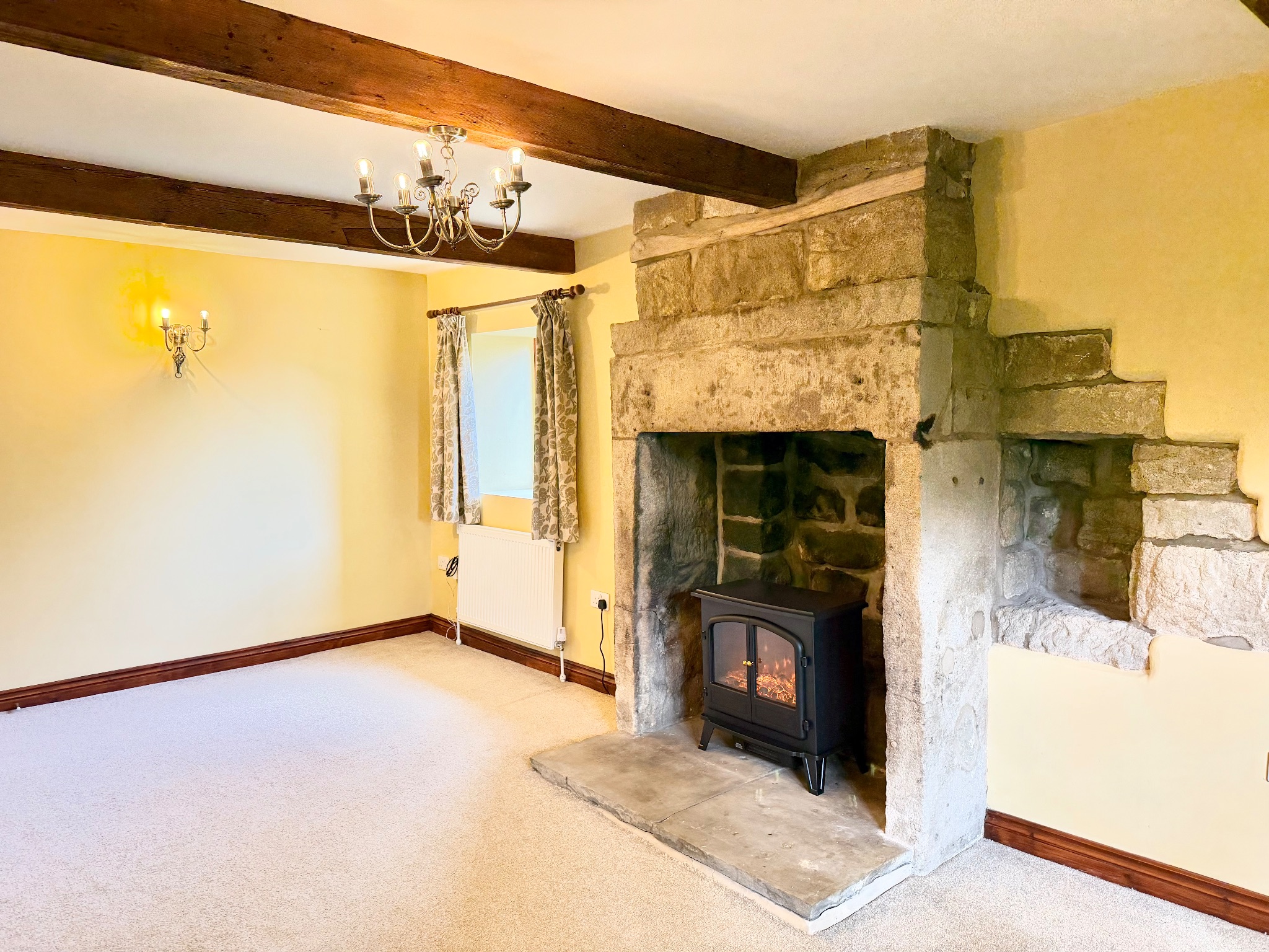 2 bedroom cottage house To Let in Todmorden - Photograph 22.
