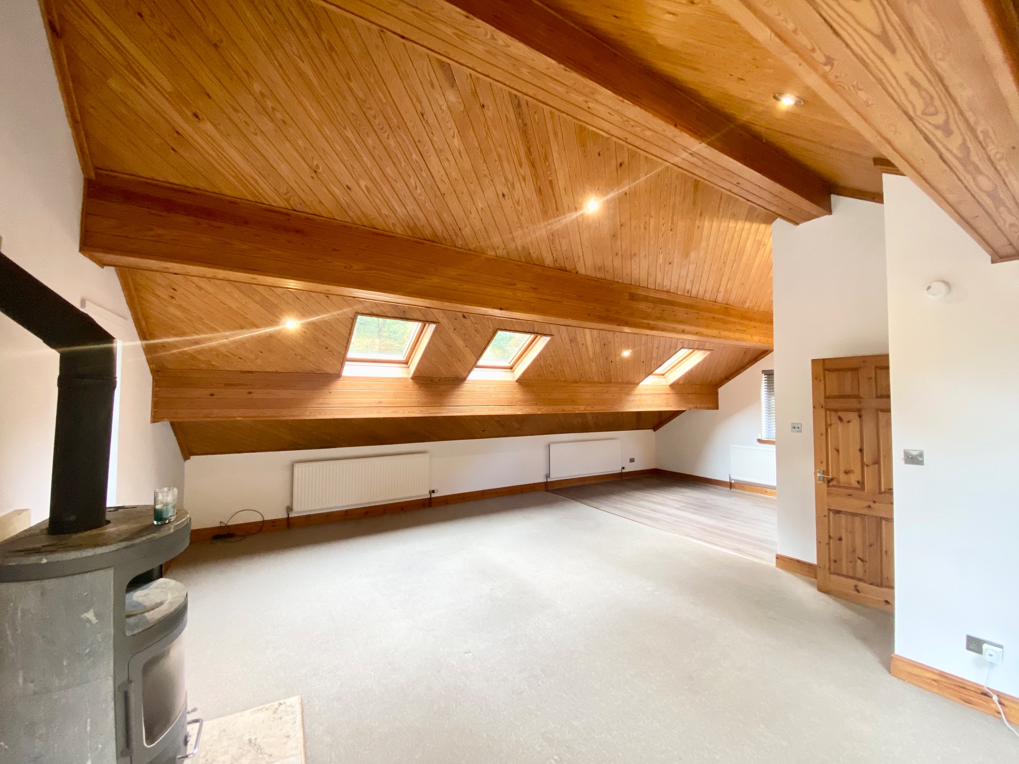 3 bedroom barn conversion house To Let in Mytholmroyd - Photograph 49.