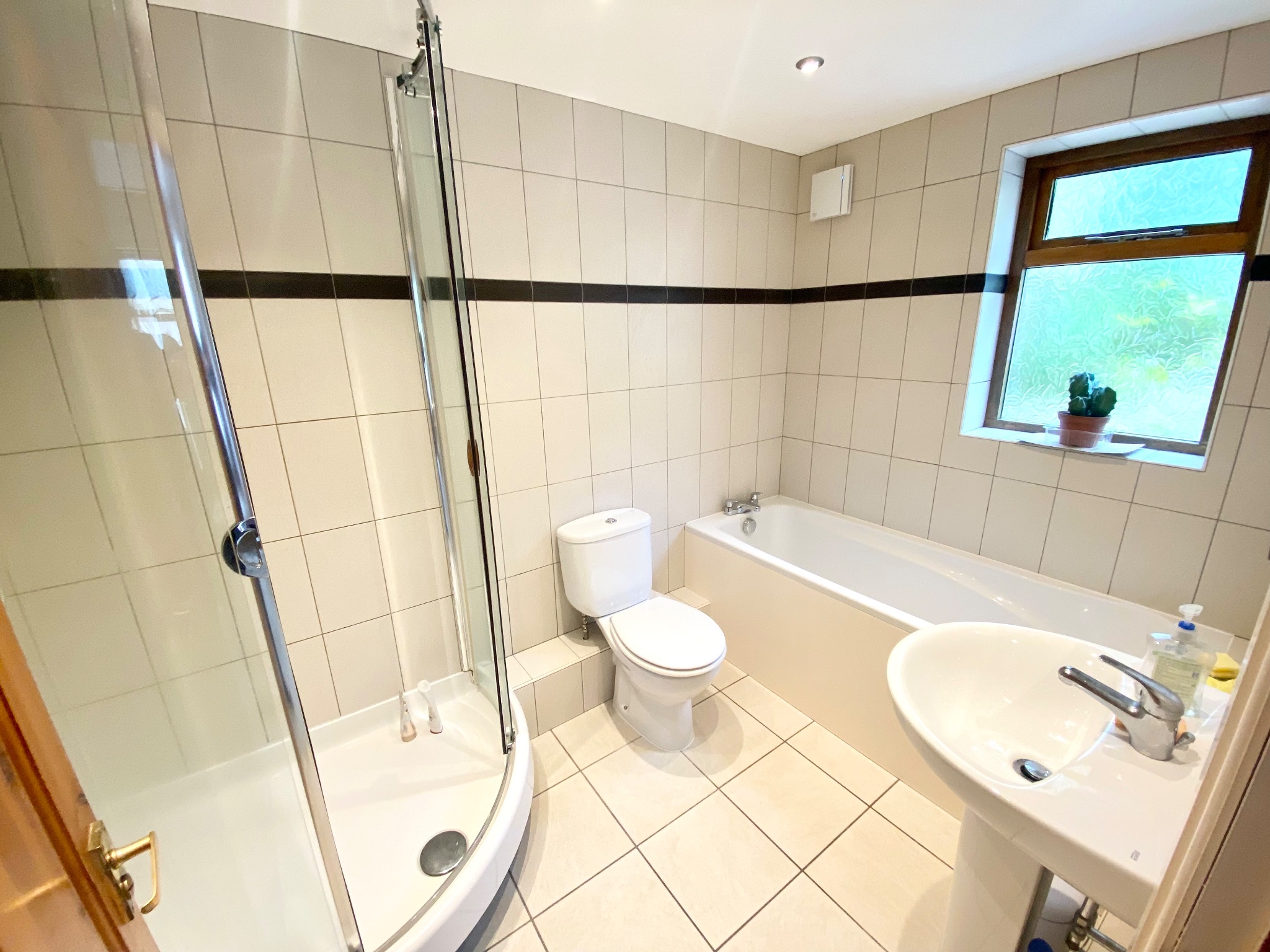 3 bedroom barn conversion house To Let in Mytholmroyd - Photograph 41.
