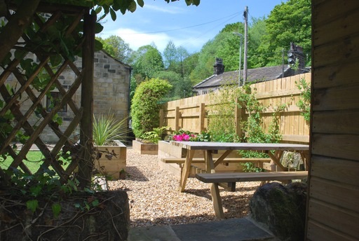 3 bedroom barn conversion house To Let in Mytholmroyd - Photograph 38.
