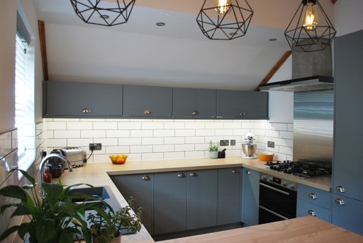 3 bedroom barn conversion house To Let in Mytholmroyd - Photograph 6.