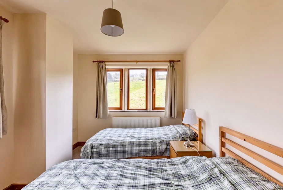 6 bedroom detached house To Let in Hebden Bridge - Photograph 16.