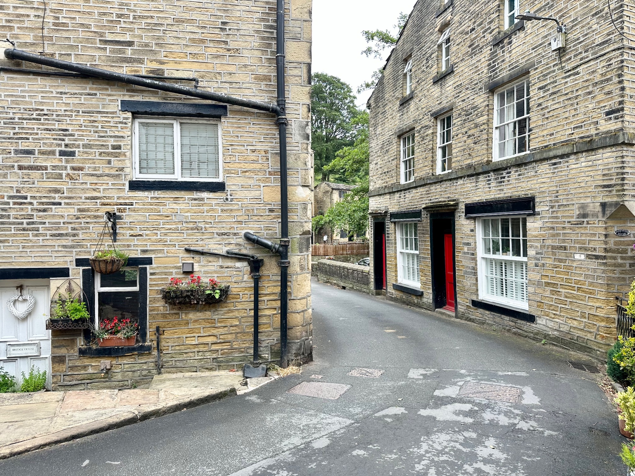 2 bedroom mid terraced house To Let in Luddenden - Photograph 24.