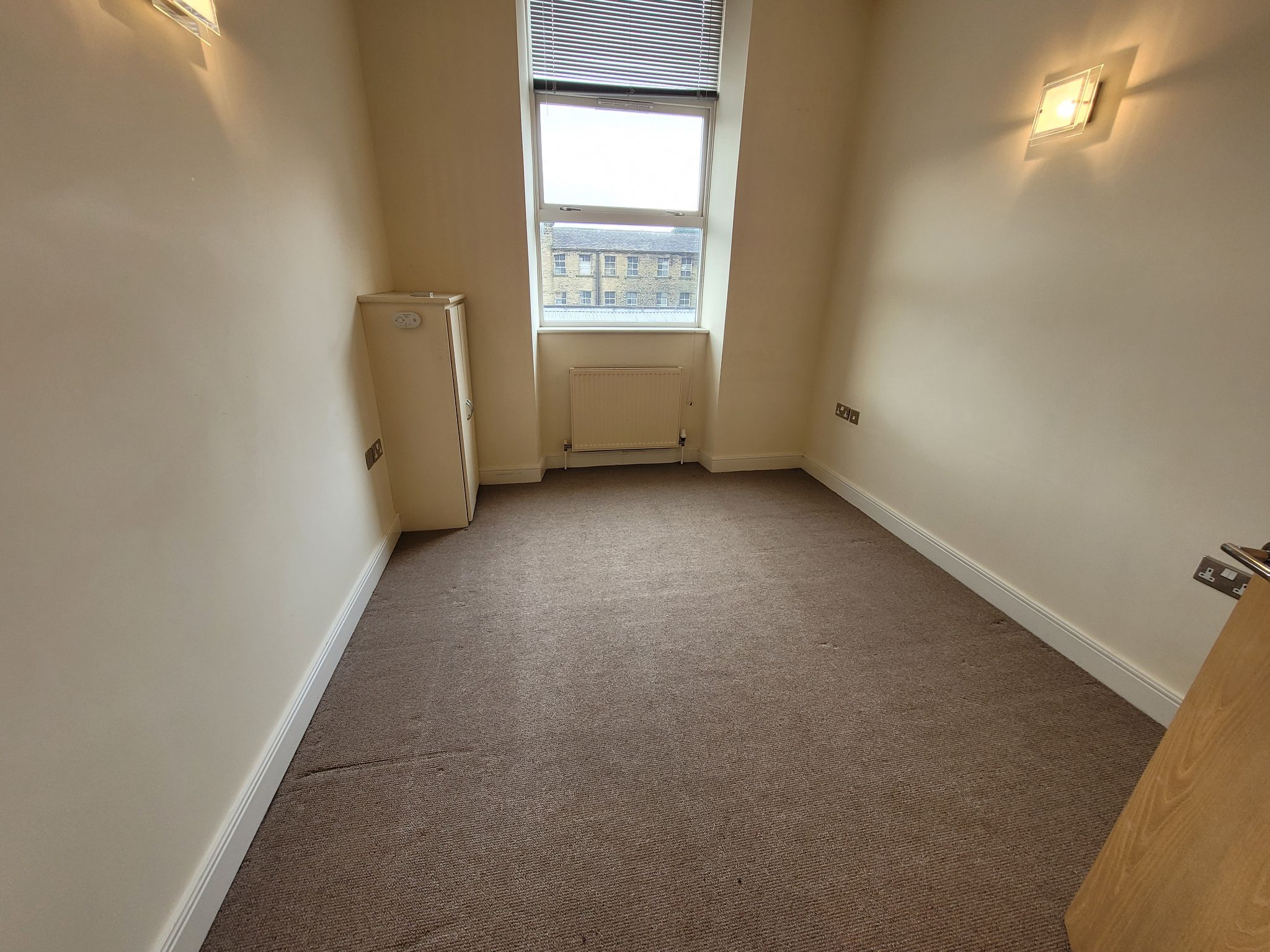 2 bedroom apartment flat/apartment For Sale in Sowerby Bridge - Photograph 10.