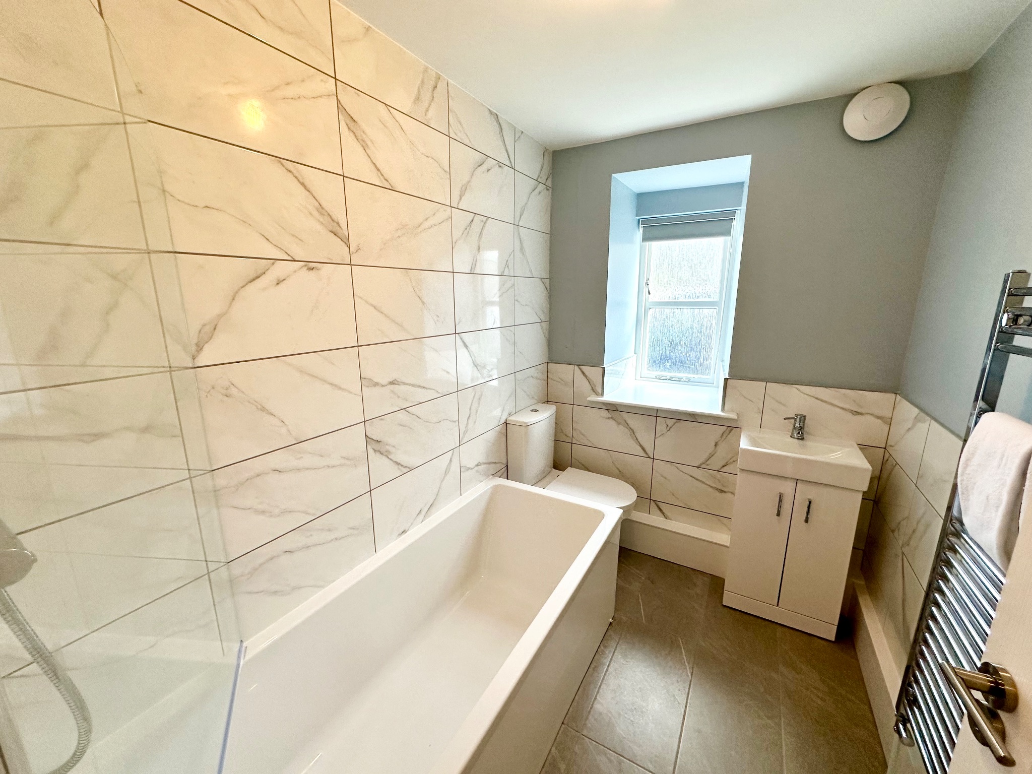2 bedroom ground floor flat/apartment To Let in Hebden Bridge - Photograph 10.