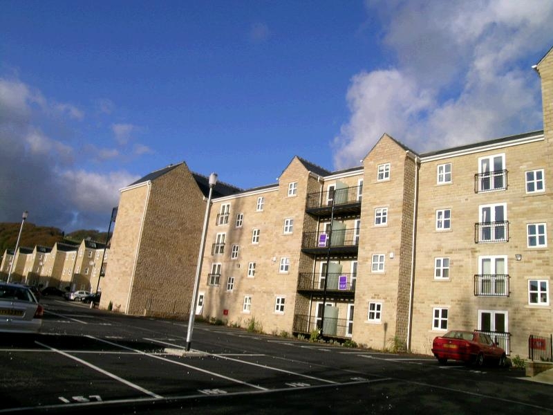 2 bedroom Let in Hebden Bridge - 0.