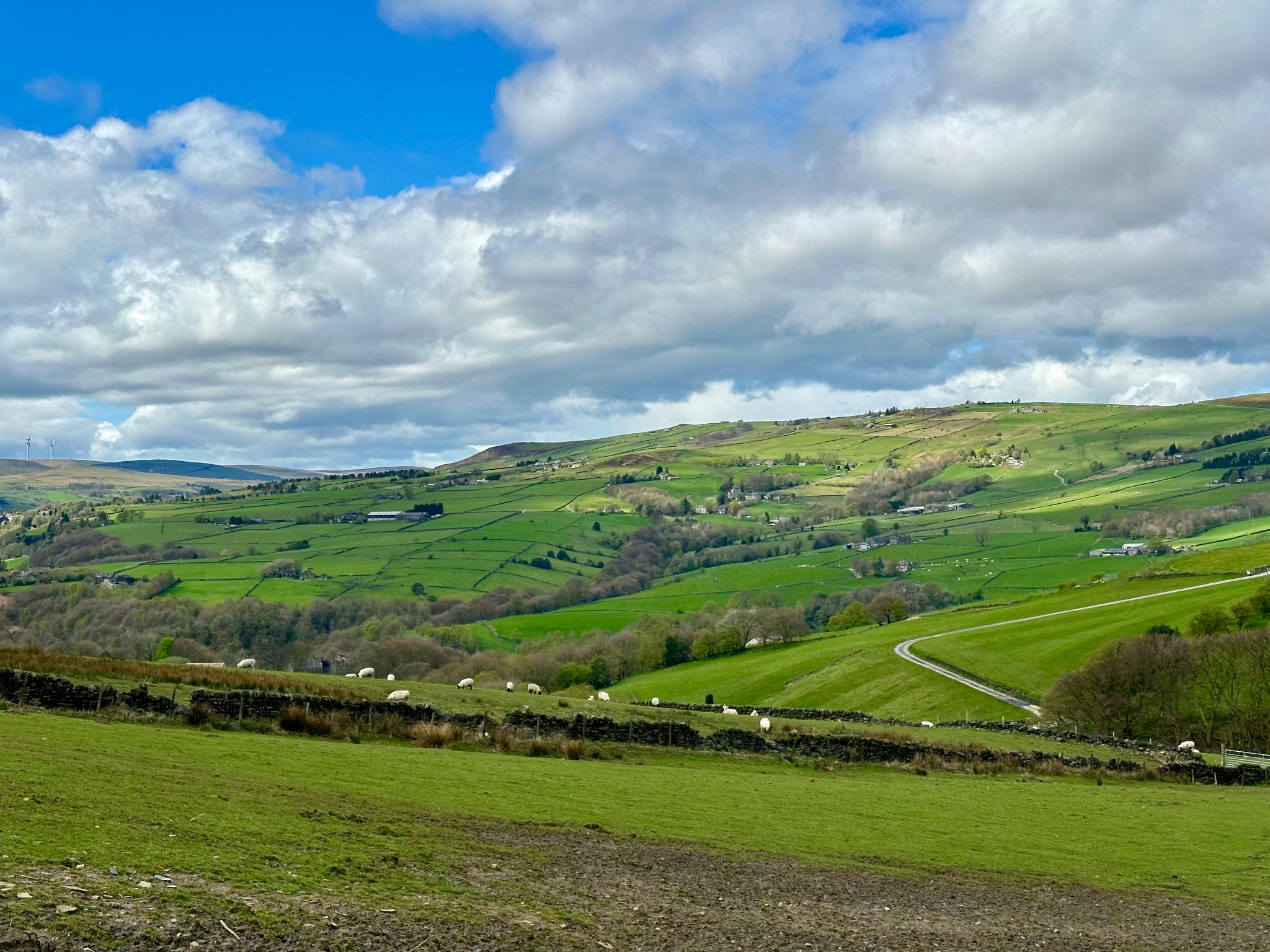 4 bedroom detached house Let Agreed in Todmorden - Photograph 43.