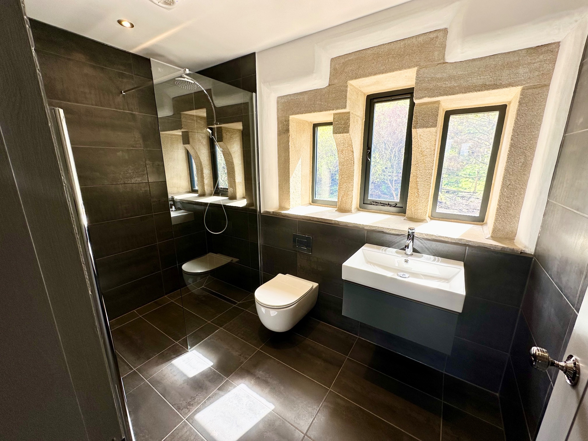 4 bedroom detached house Let Agreed in Todmorden - Photograph 26.