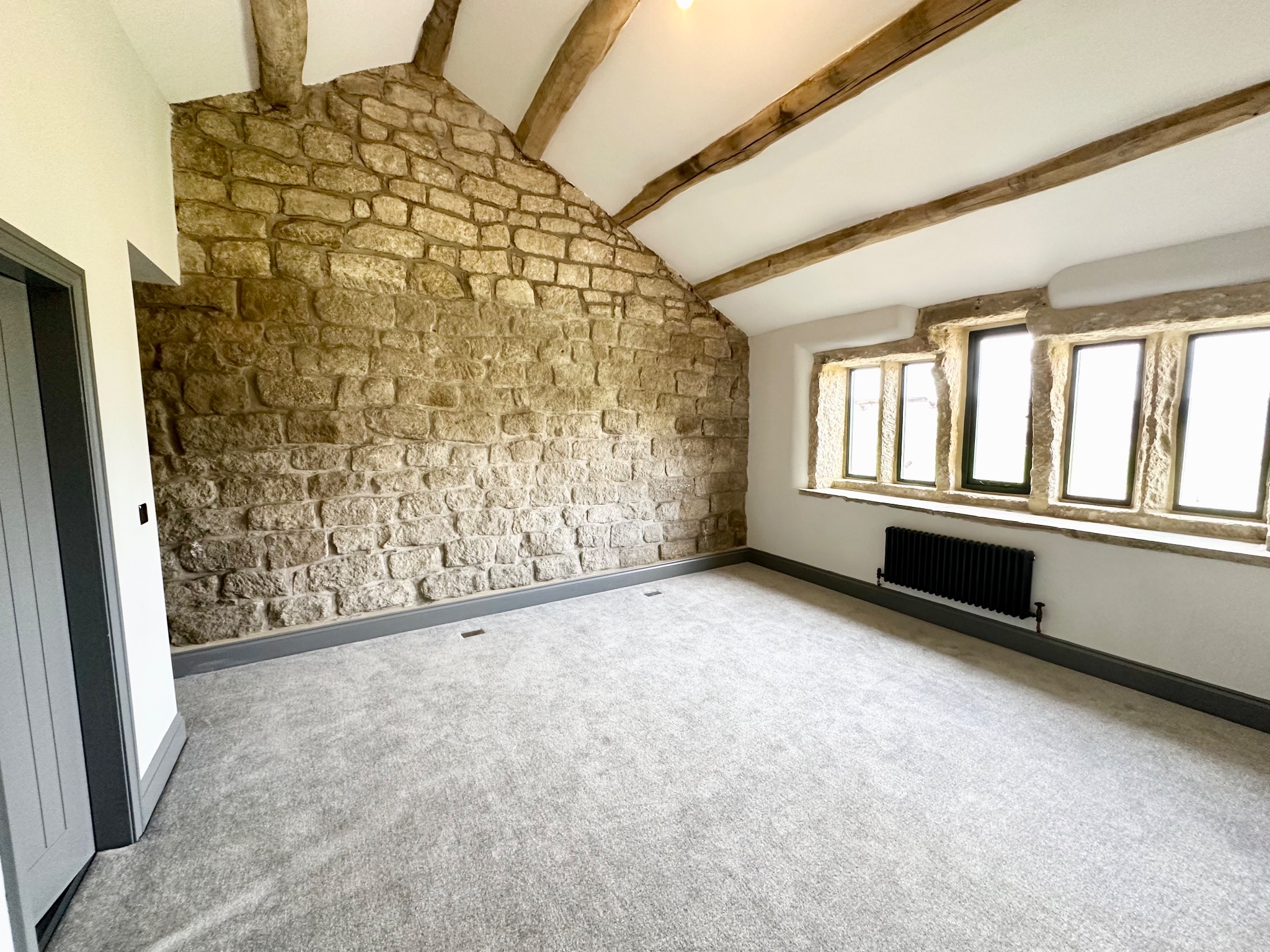 4 bedroom detached house Let Agreed in Todmorden - Photograph 24.
