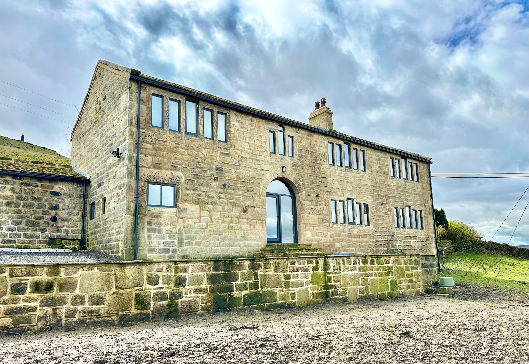 4 bedroom detached house Let Agreed in Todmorden - Photograph 39.