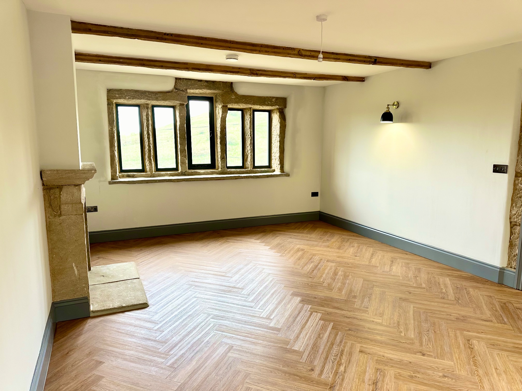 4 bedroom detached house Let Agreed in Todmorden - Photograph 10.