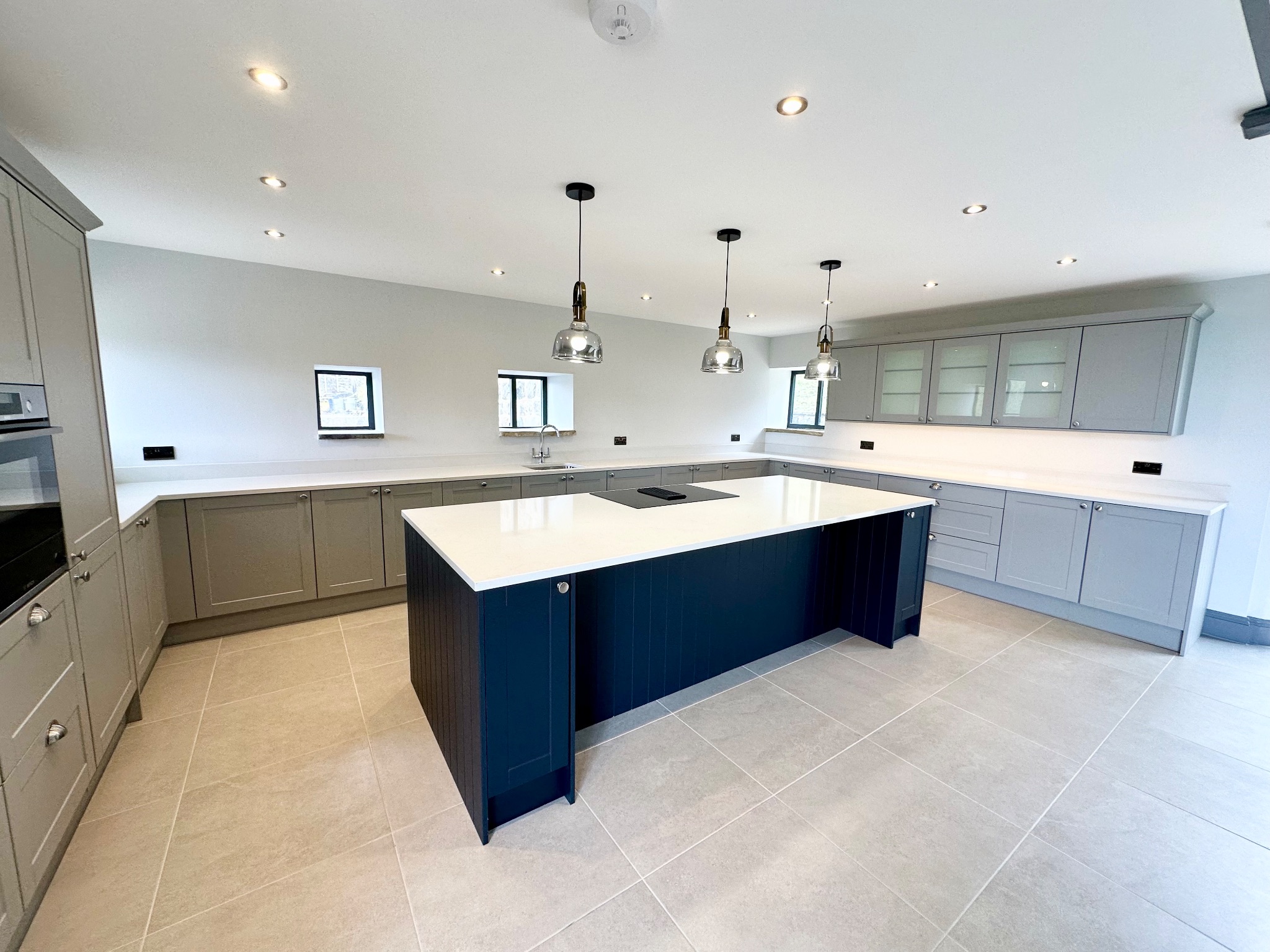 4 bedroom detached house Let Agreed in Todmorden - Photograph 6.
