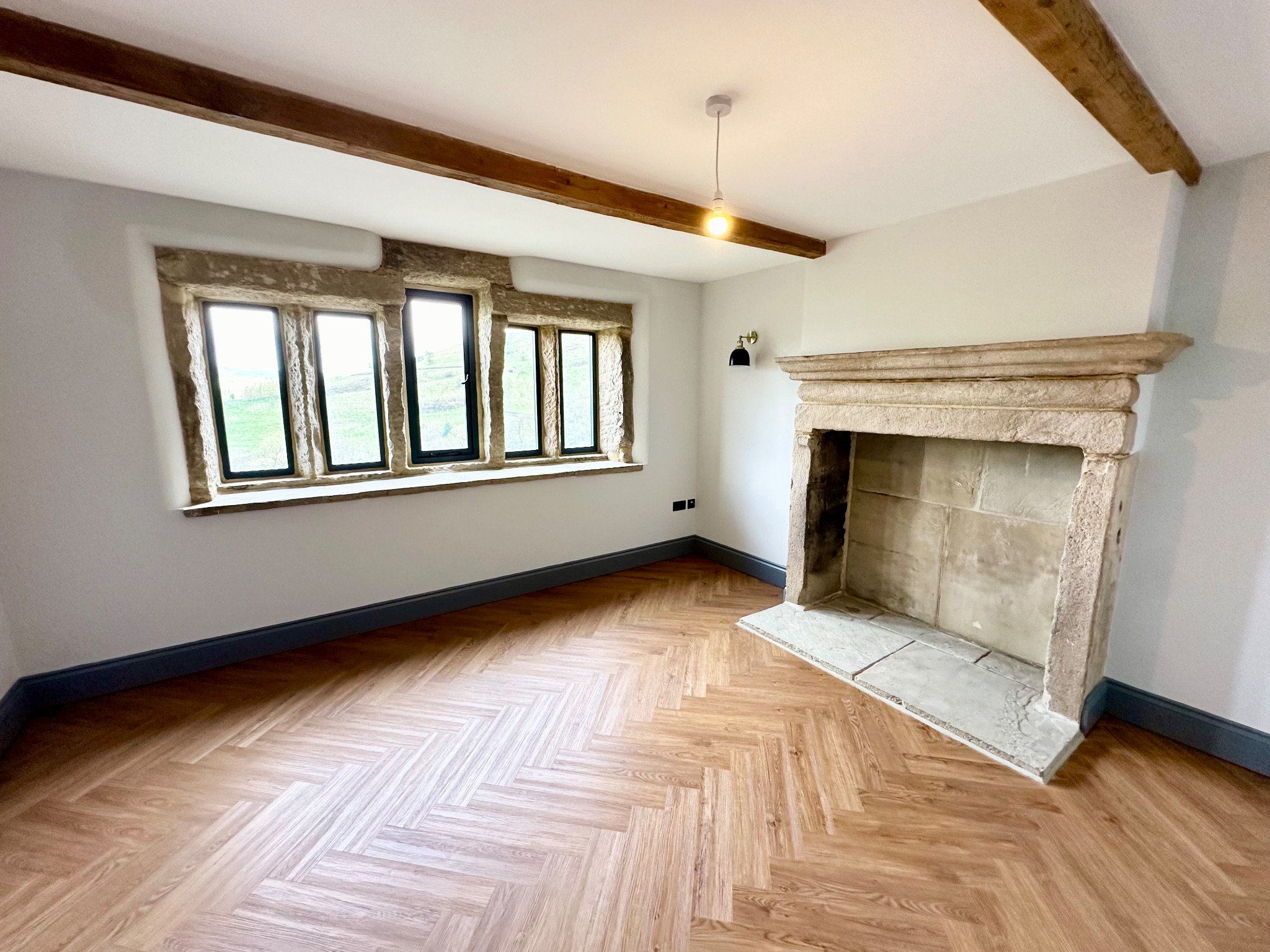 4 bedroom detached house Let Agreed in Todmorden - Photograph 15.