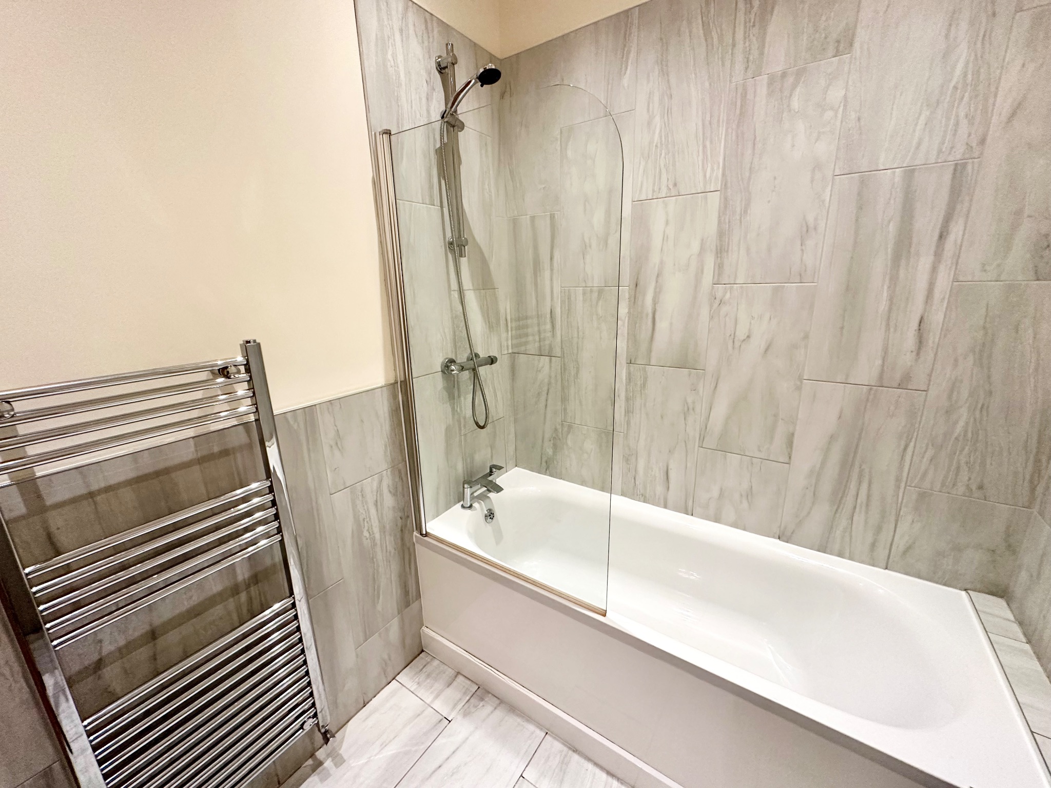 1 bedroom apartment flat/apartment To Let in Todmorden - Photograph 7.