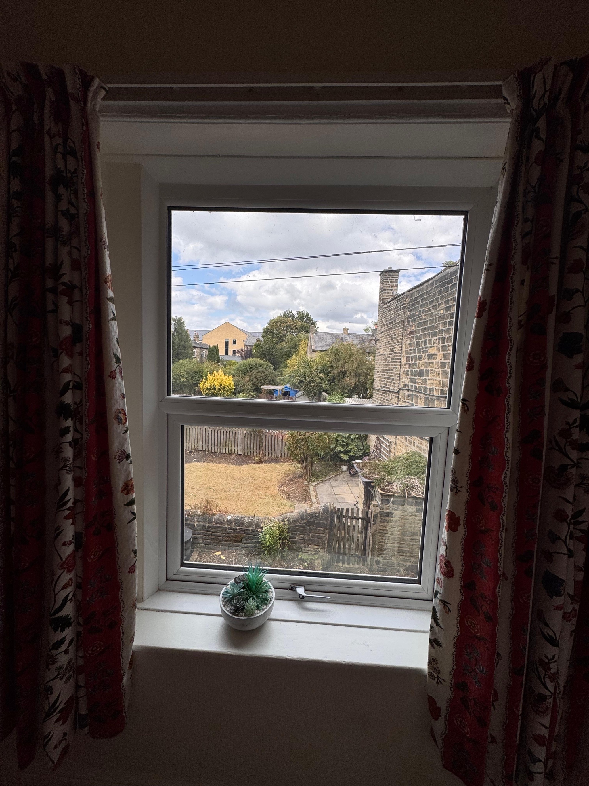 1 bedroom end terraced house To Let in Halifax - Photograph 16.