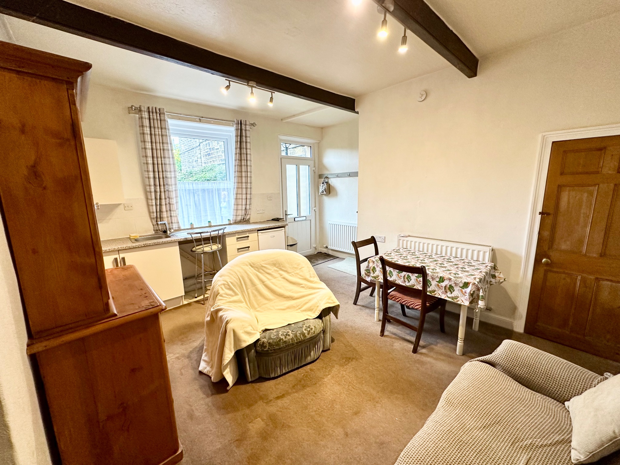 1 bedroom end terraced house To Let in Halifax - Photograph 5.