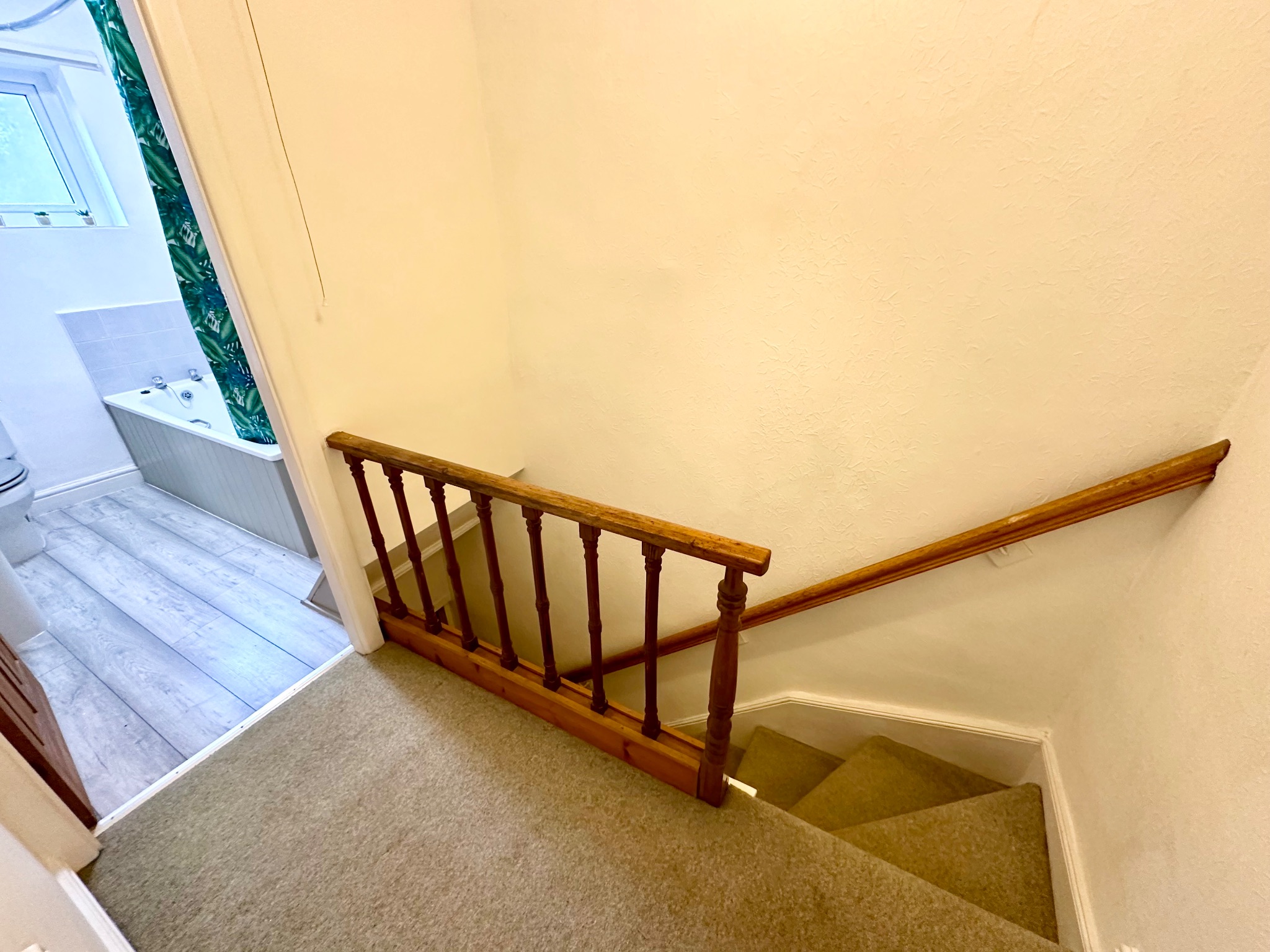 1 bedroom end terraced house To Let in Halifax - Photograph 6.