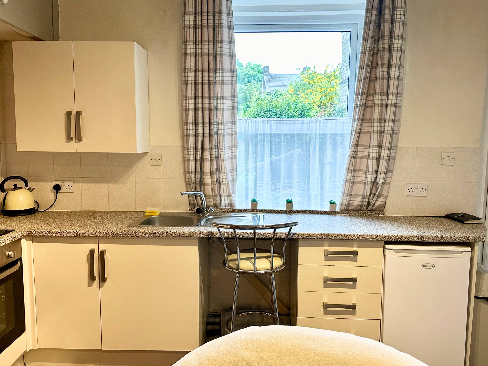 1 bedroom end terraced house To Let in Halifax - Property photograph.