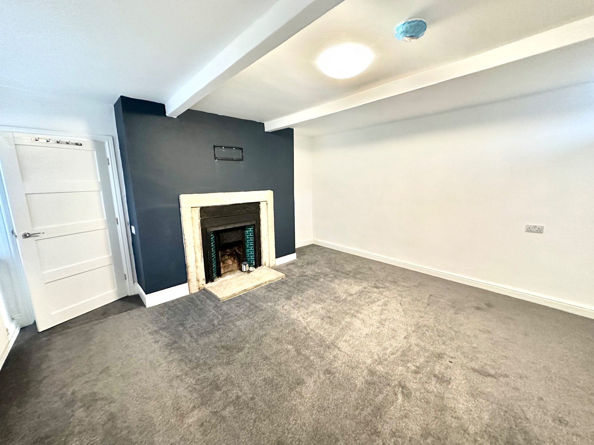 2 bedroom apartment flat/apartment To Let in Halifax - Property photograph.