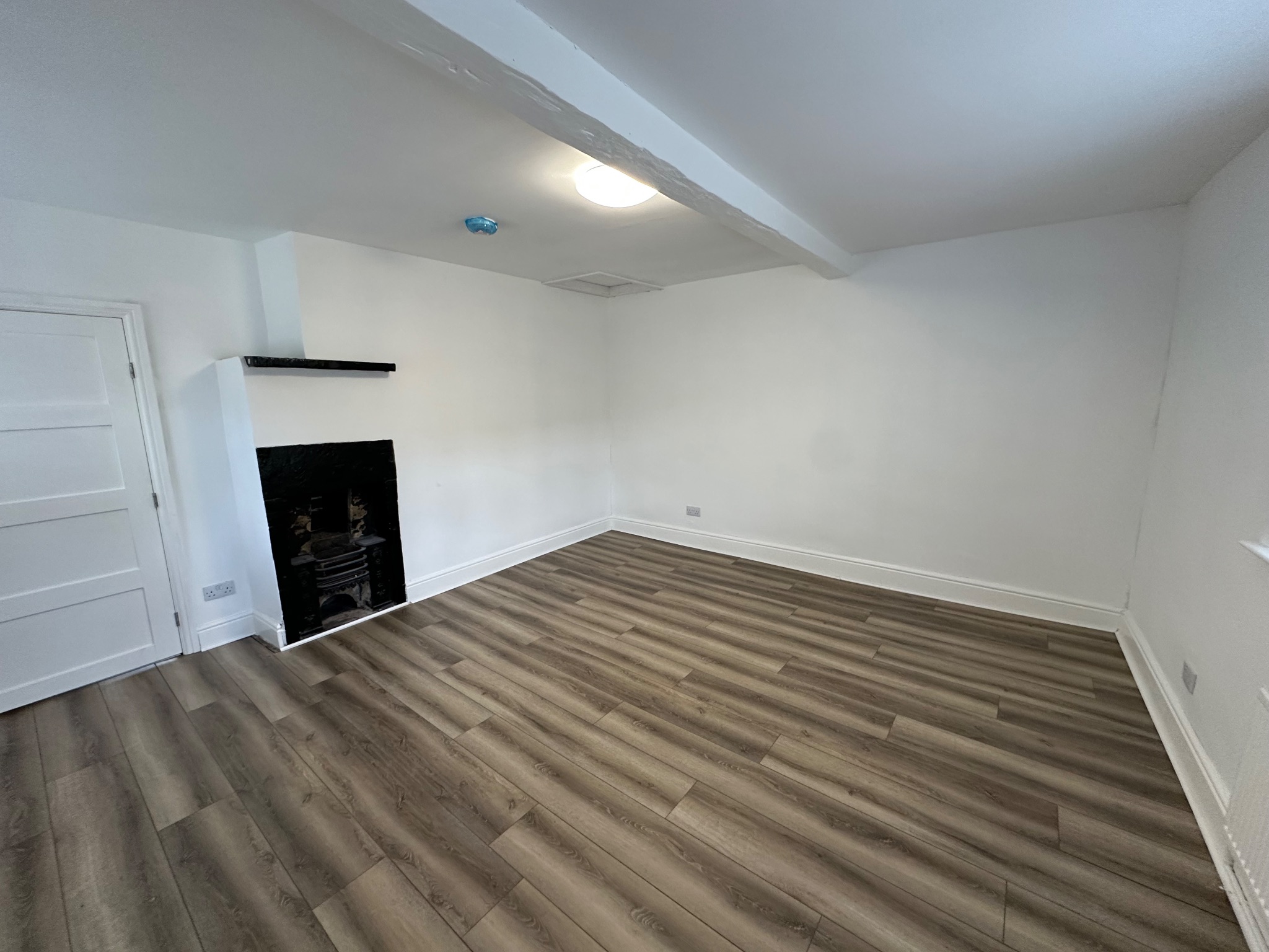 2 bedroom apartment flat/apartment To Let in Halifax - Photograph 8.