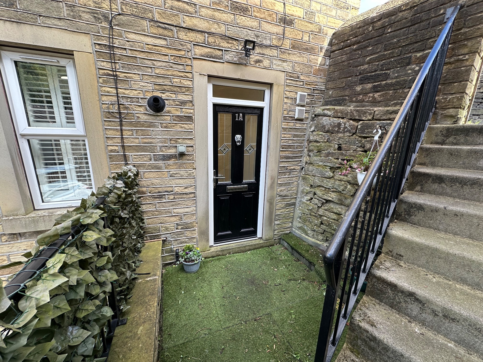 1 bedroom cottage house To Let in Halifax - Property photograph.