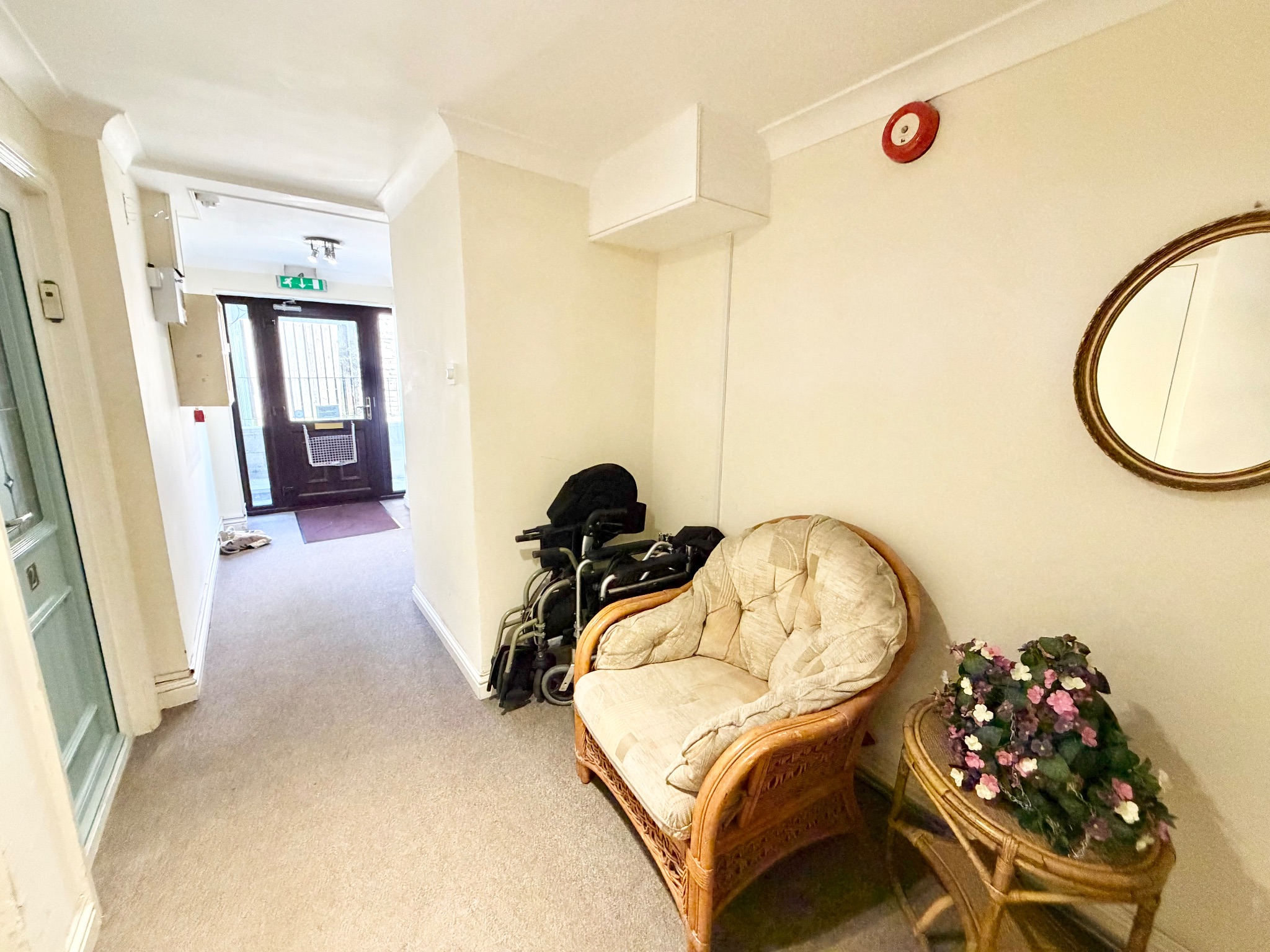 2 bedroom ground floor flat/apartment For Sale in Mytholmroyd - Photograph 9.