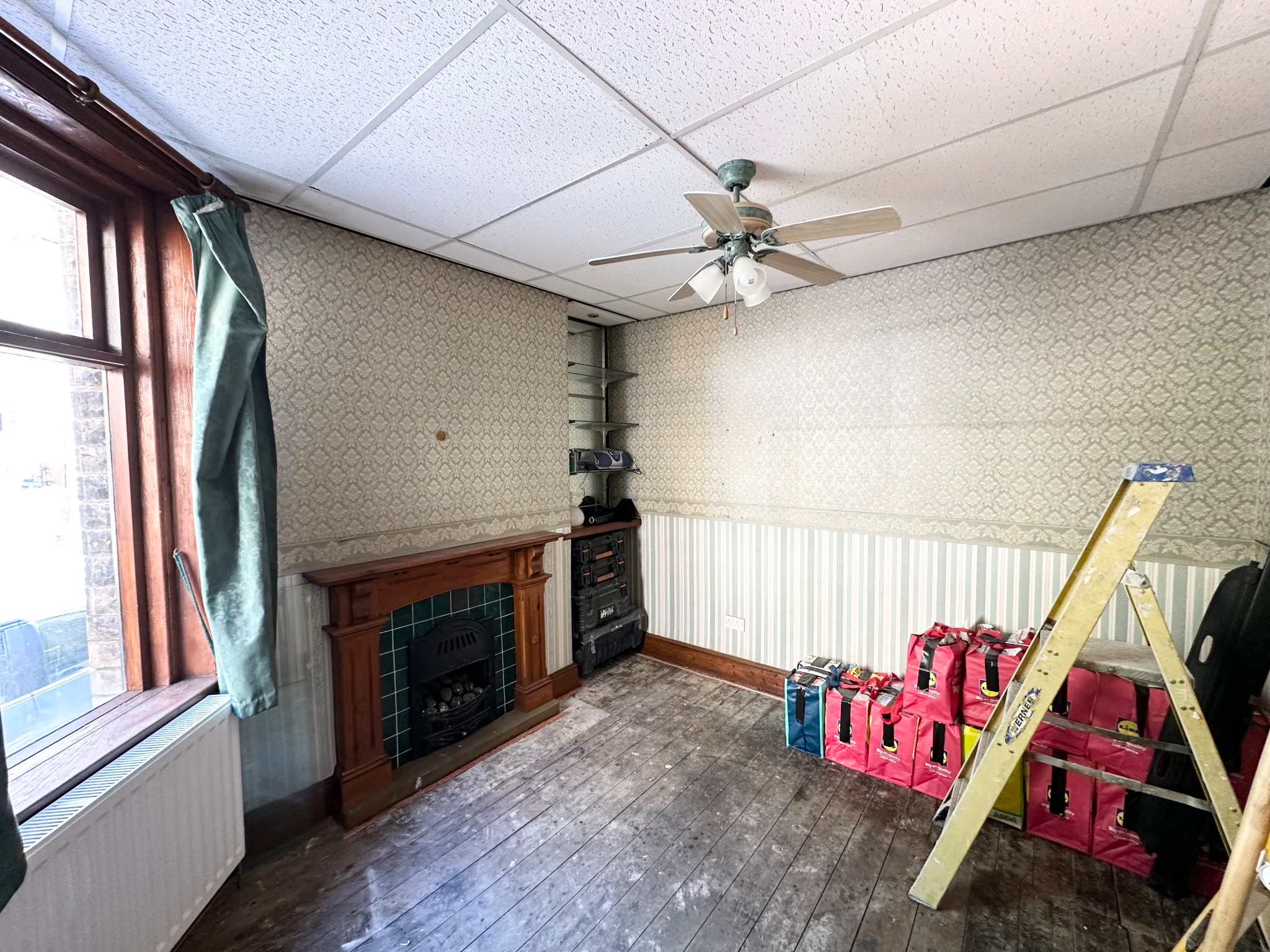 3 bedroom mid terraced house SSTC in Hebden Bridge - Photograph 3.