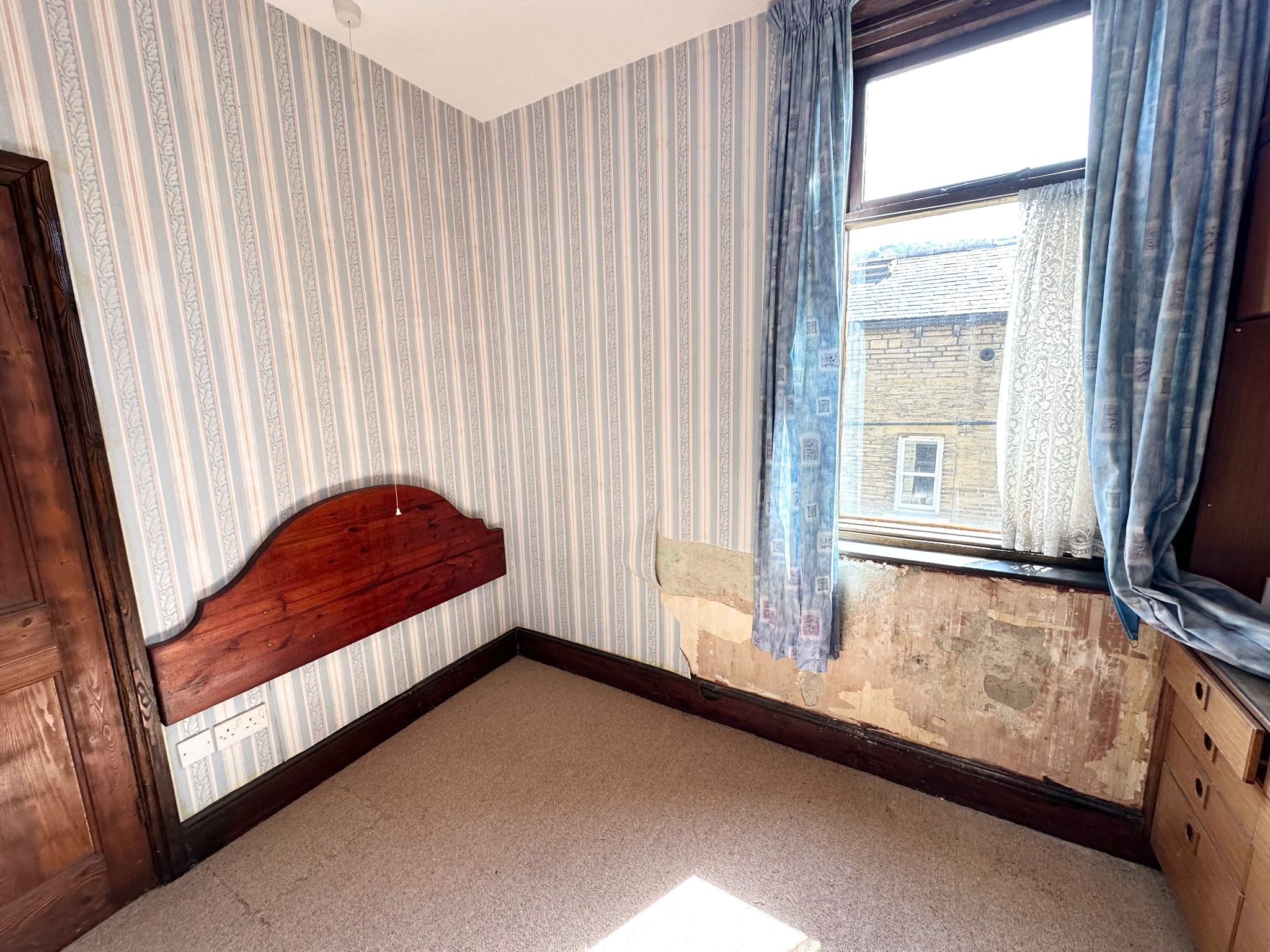 3 bedroom mid terraced house SSTC in Hebden Bridge - Photograph 13.