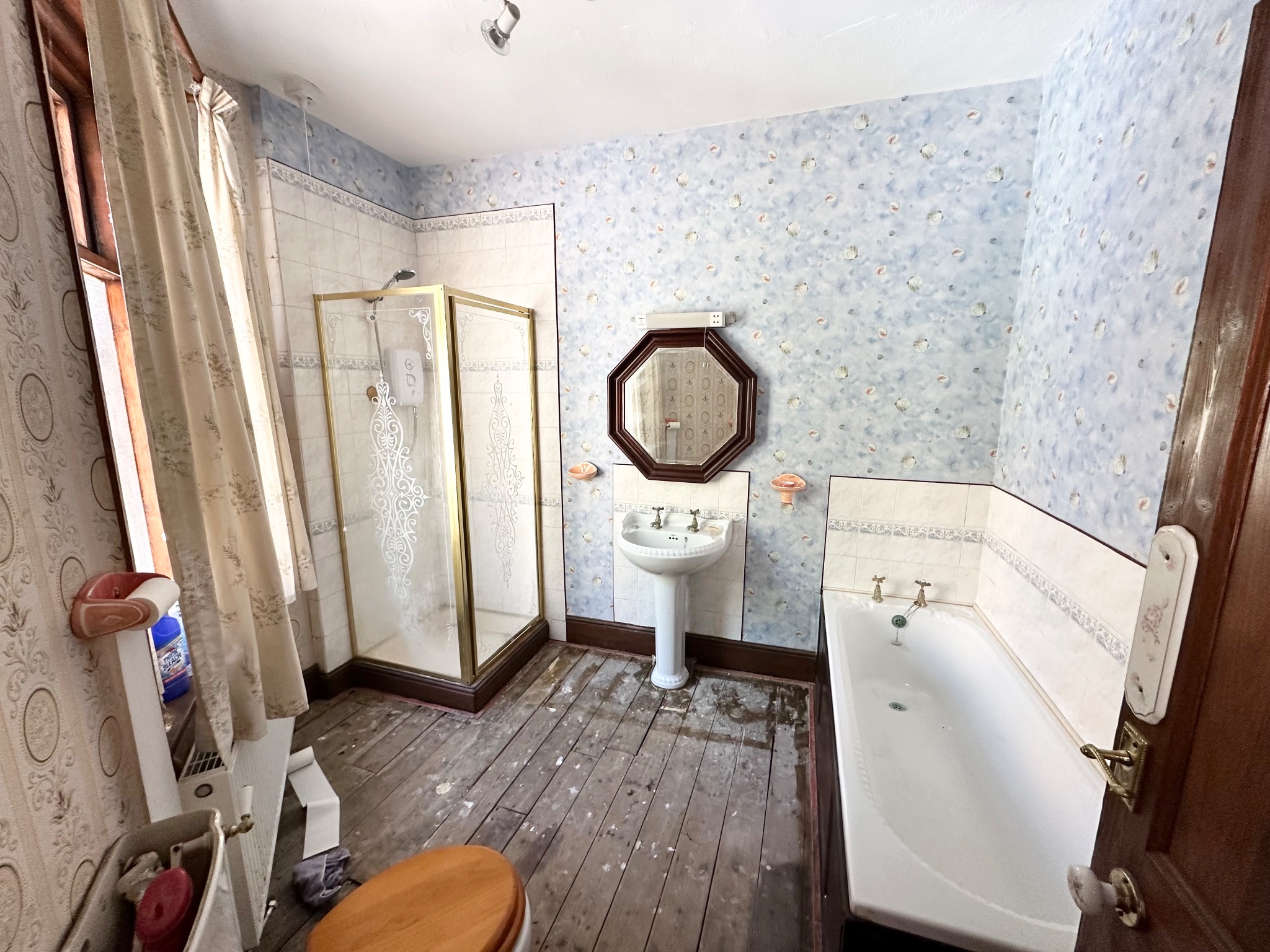 3 bedroom mid terraced house SSTC in Hebden Bridge - Photograph 12.