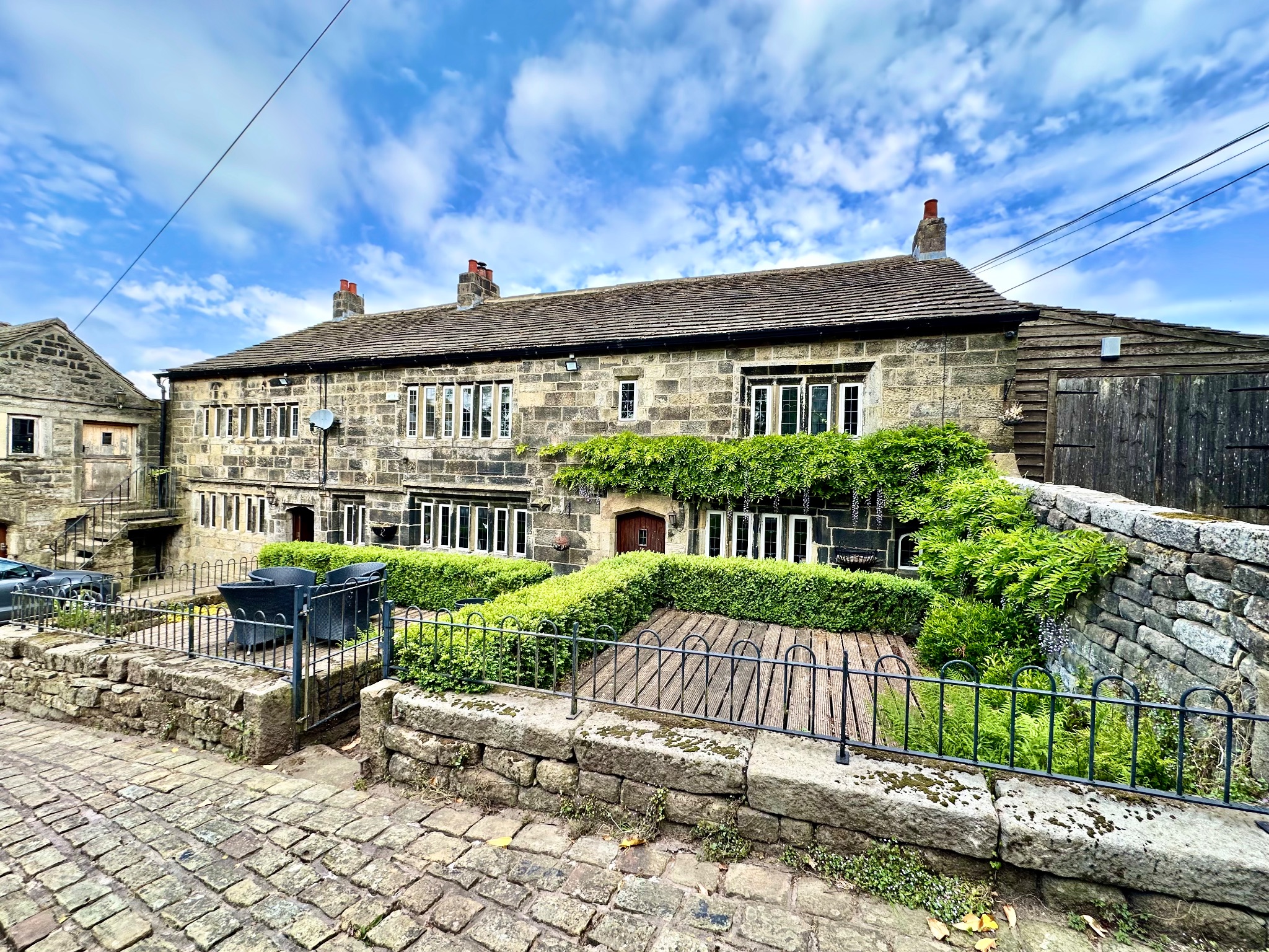 9 bedroom equestrian facility character property For Sale in Hebden Bridge - Property photograph.
