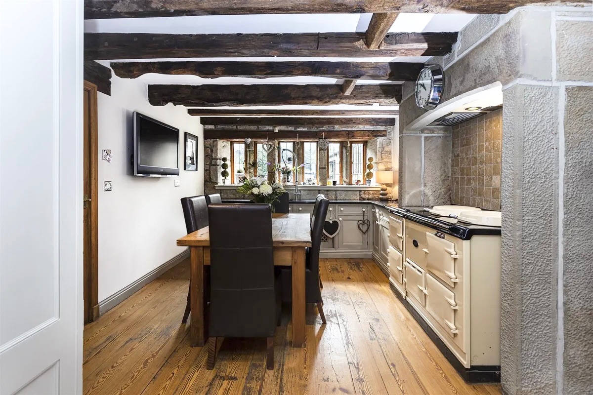 9 bedroom equestrian facility character property For Sale in Hebden Bridge - Photograph 22.