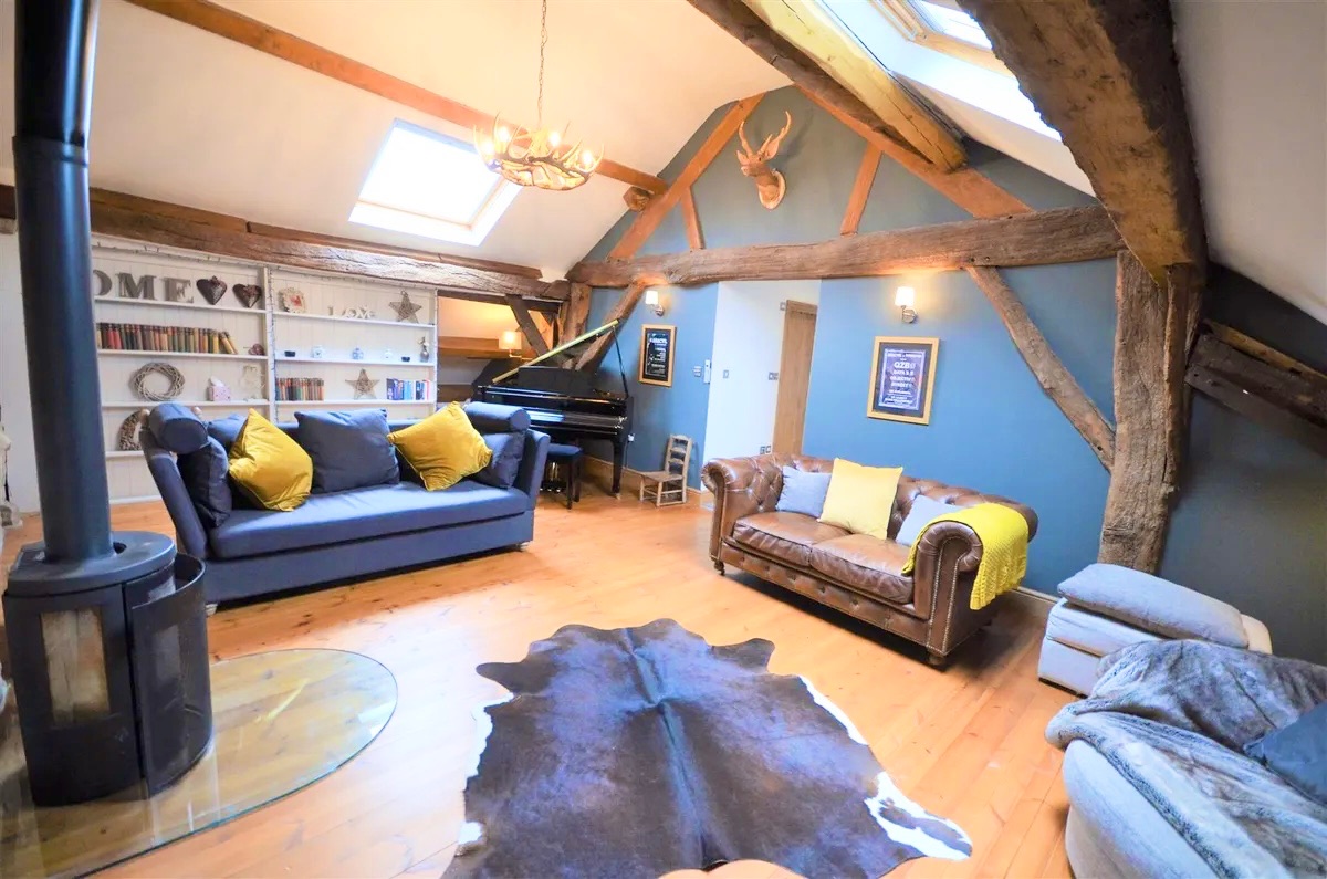 9 bedroom equestrian facility character property For Sale in Hebden Bridge - Photograph 36.