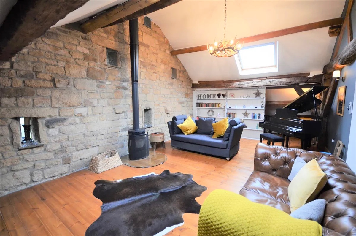 9 bedroom equestrian facility character property For Sale in Hebden Bridge - Photograph 37.