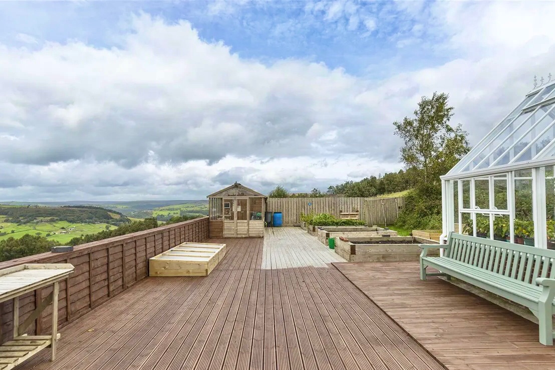9 bedroom equestrian facility character property For Sale in Hebden Bridge - Photograph 6.