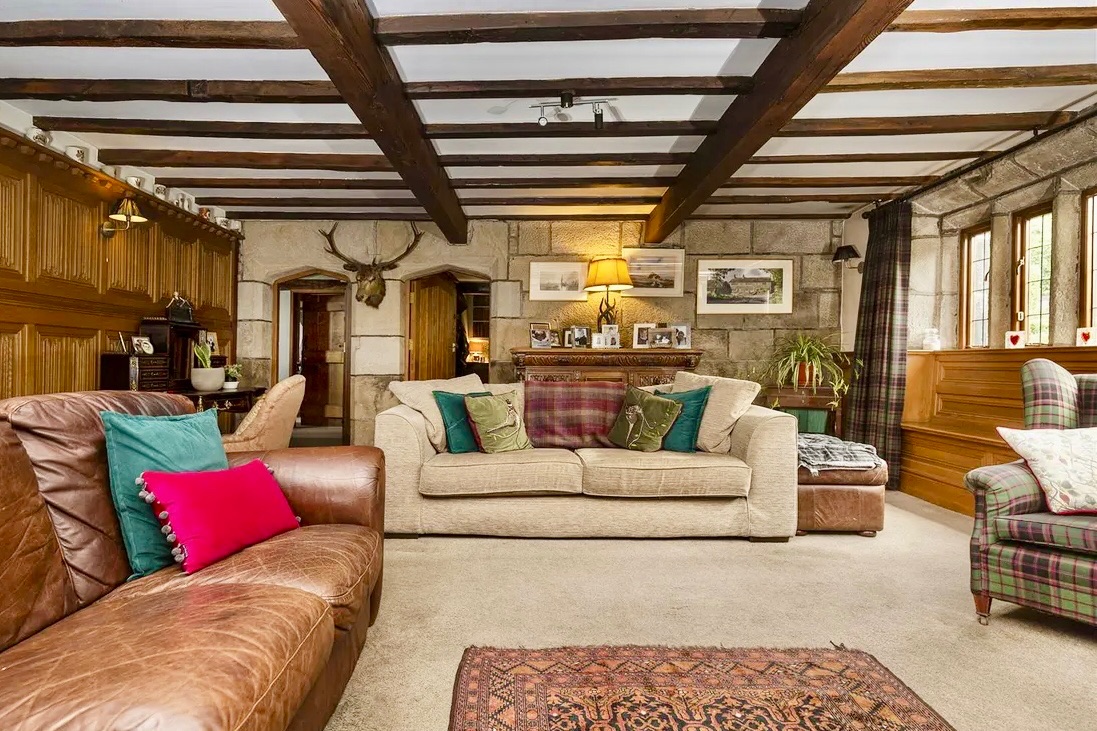 9 bedroom equestrian facility character property For Sale in Hebden Bridge - Photograph 12.