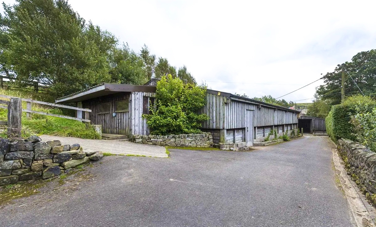 9 bedroom equestrian facility character property For Sale in Hebden Bridge - Photograph 39.