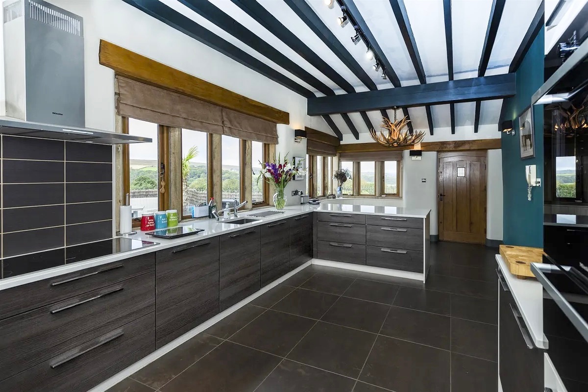 9 bedroom equestrian facility character property For Sale in Hebden Bridge - Photograph 13.